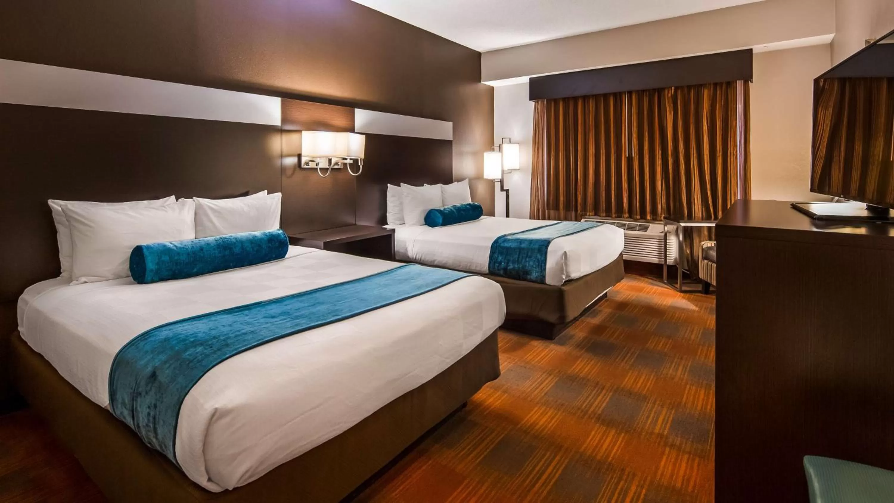 Photo of the whole room, Bed in Best Western Plus Pineville-Charlotte South