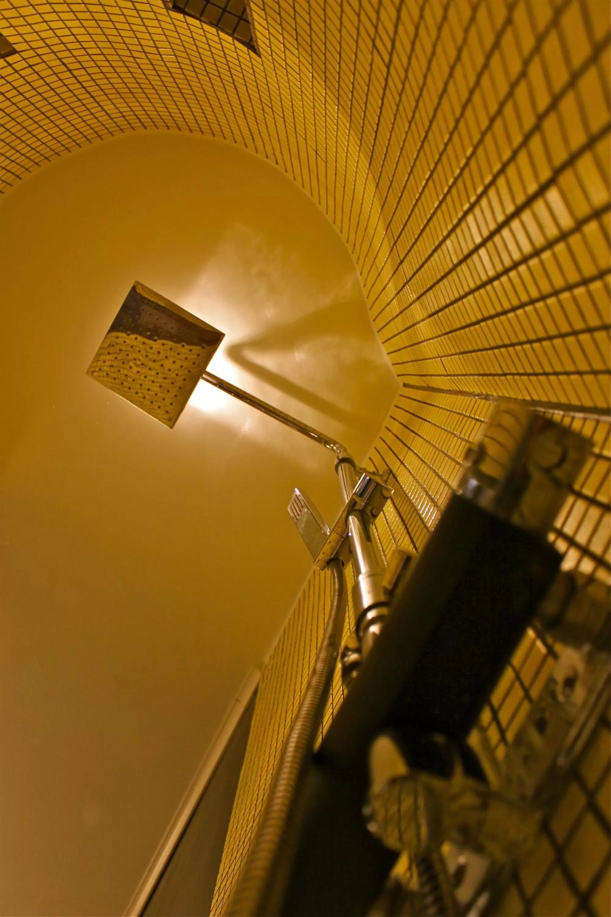 Shower in Magles Smiley Inn