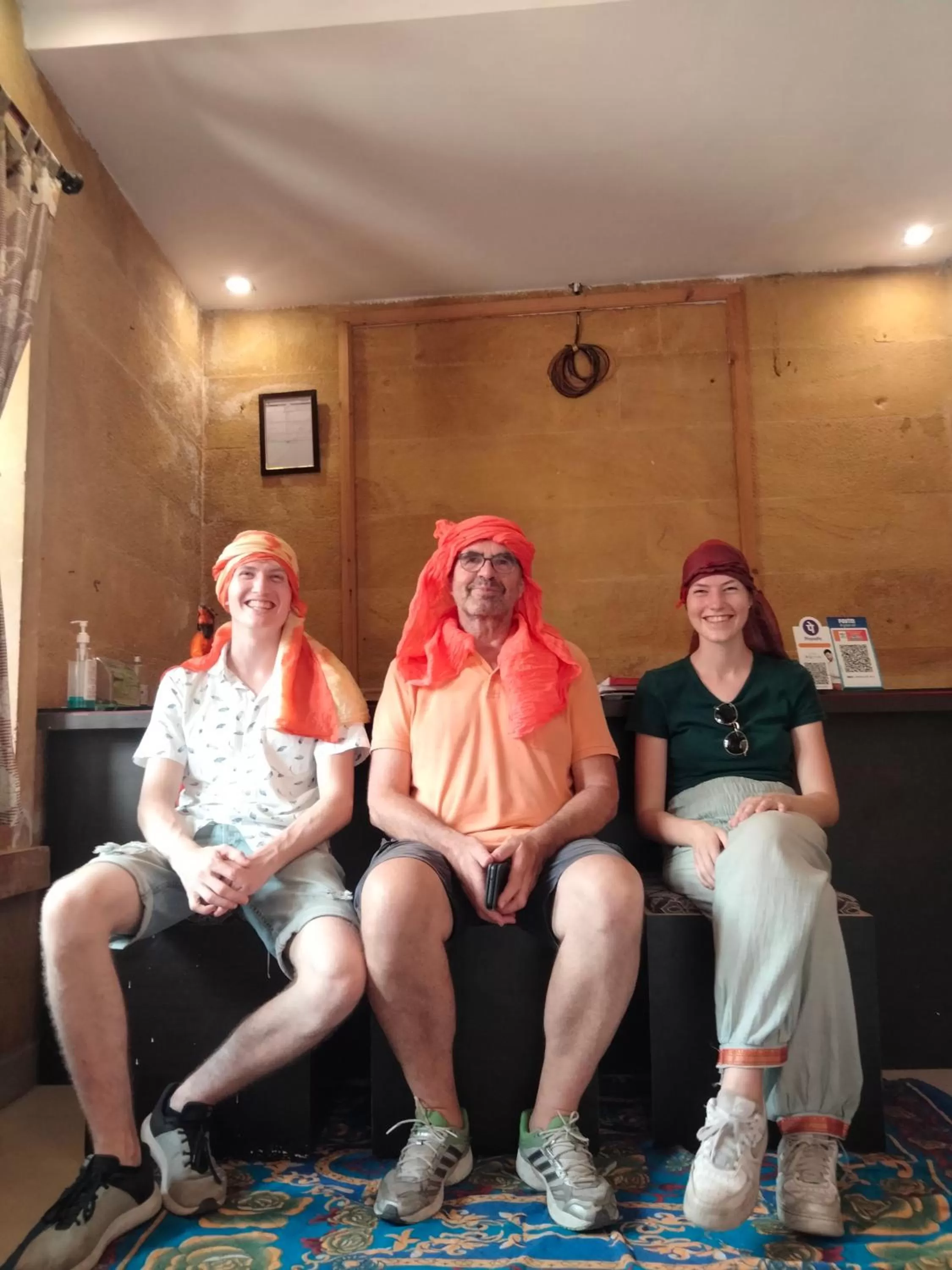 People in Hotel Tofu safari