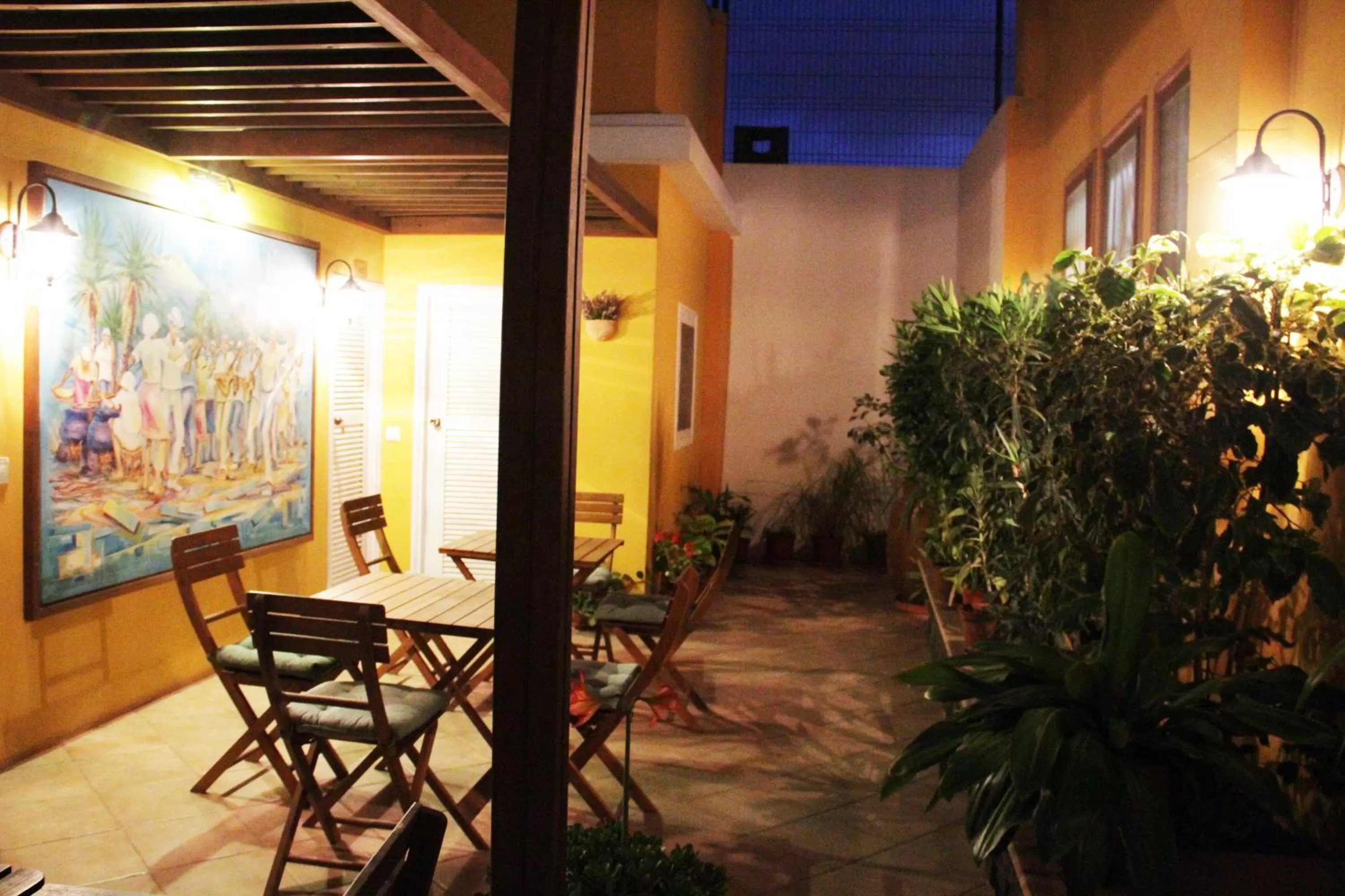 Garden in Kira's Boutique Hotel