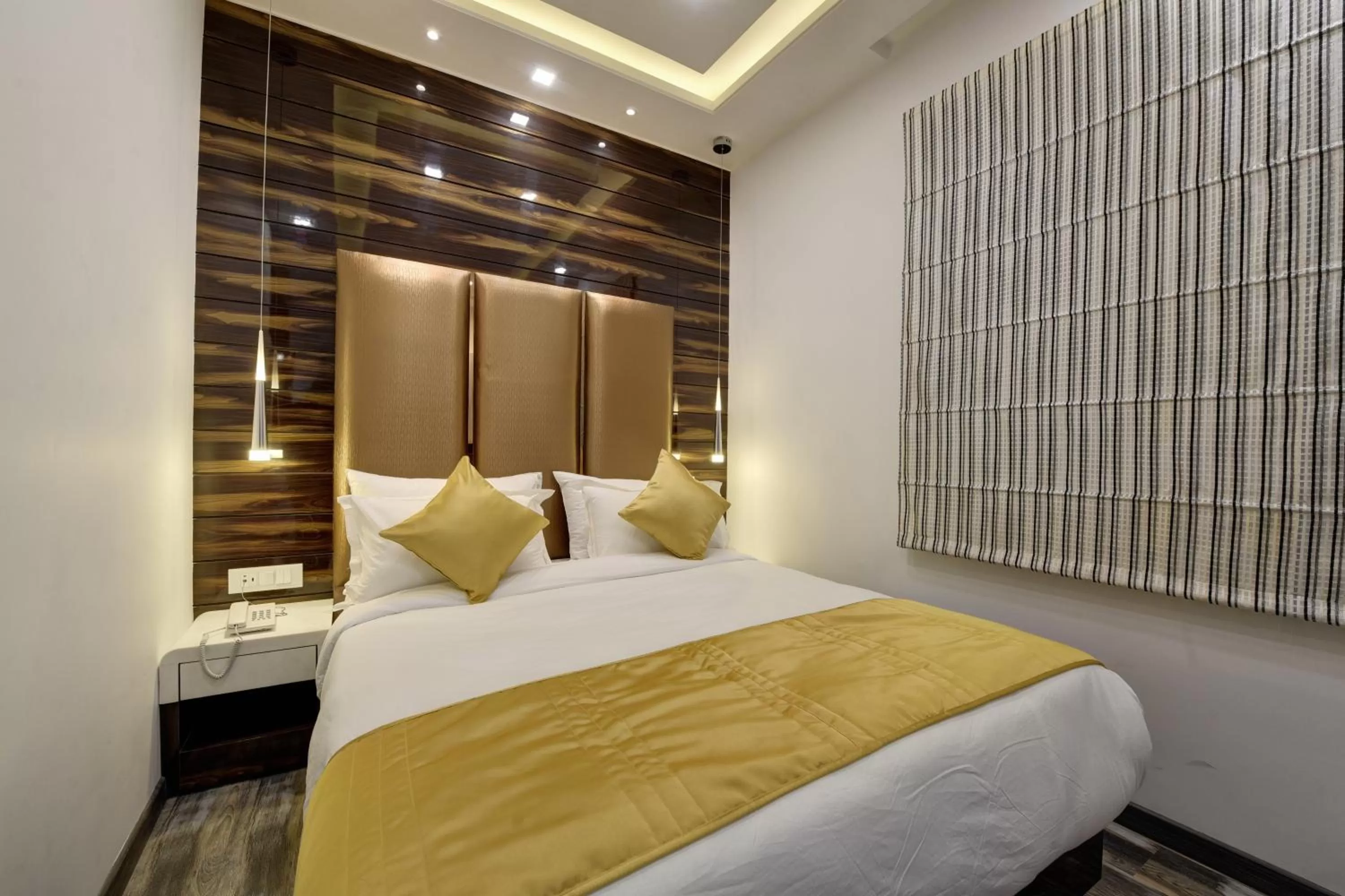 Bedroom, Bed in GOLDEN TREE