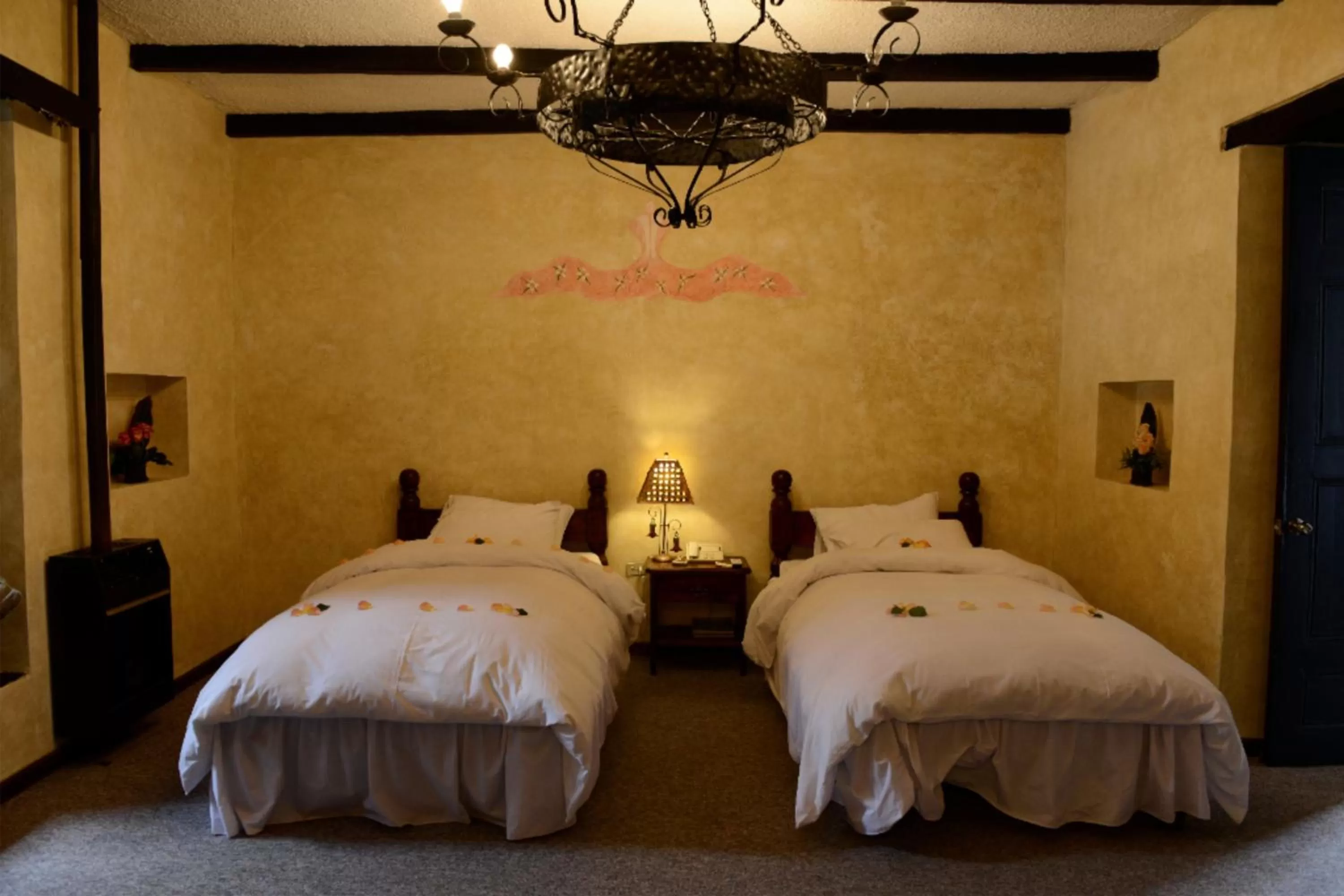 Photo of the whole room, Bed in Hostería La Andaluza