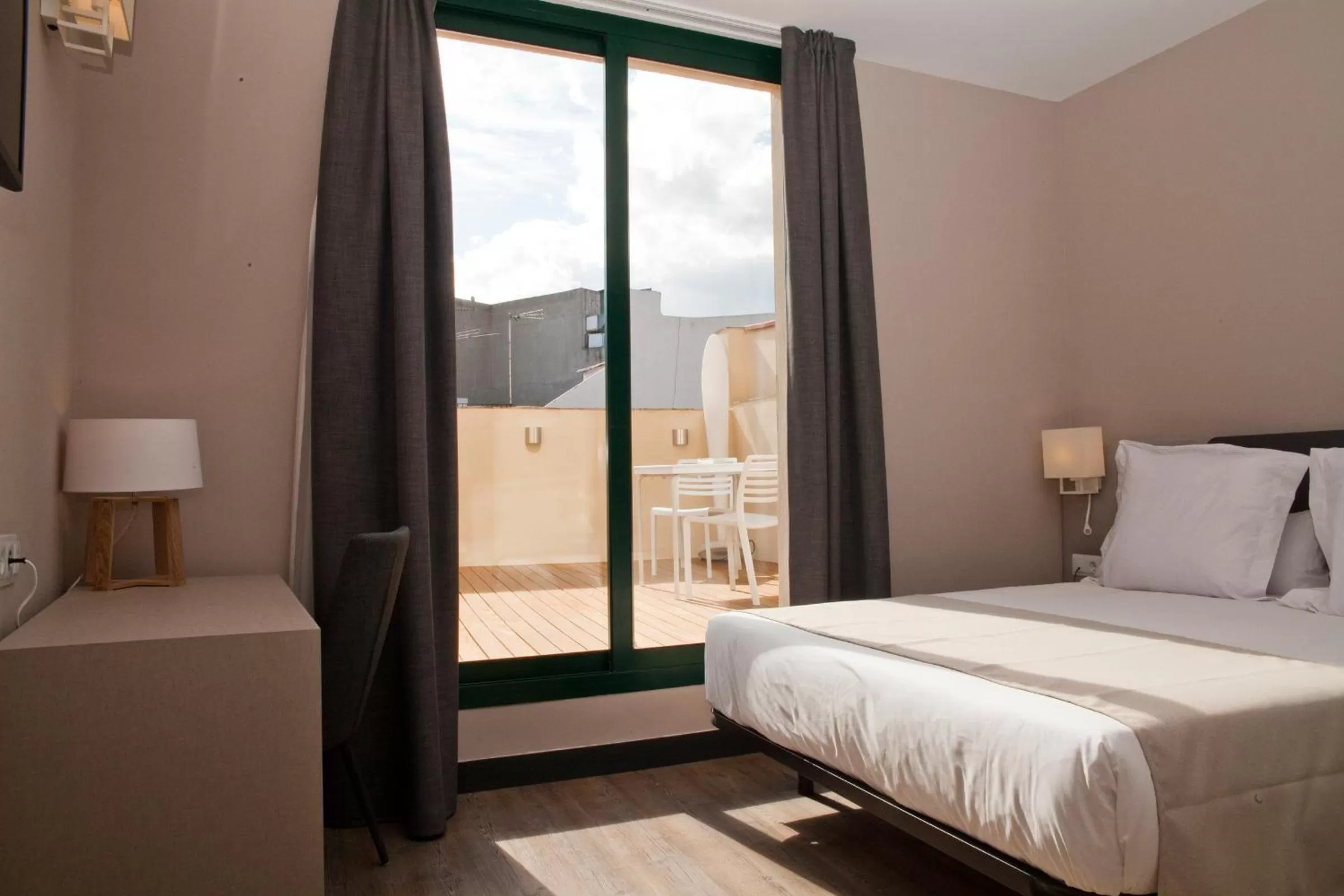 Bed in May Ramblas Hotel