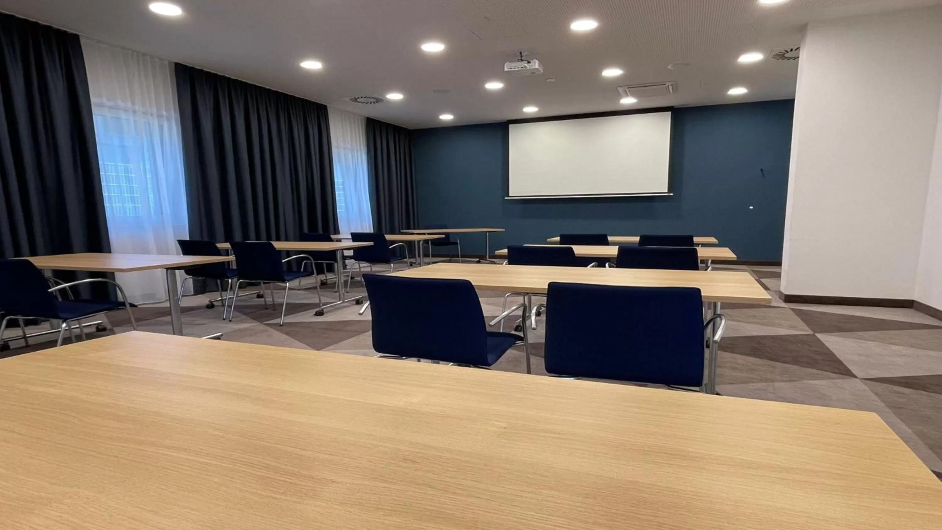 Meeting/conference room in Holiday Inn Express - Sindelfingen by IHG