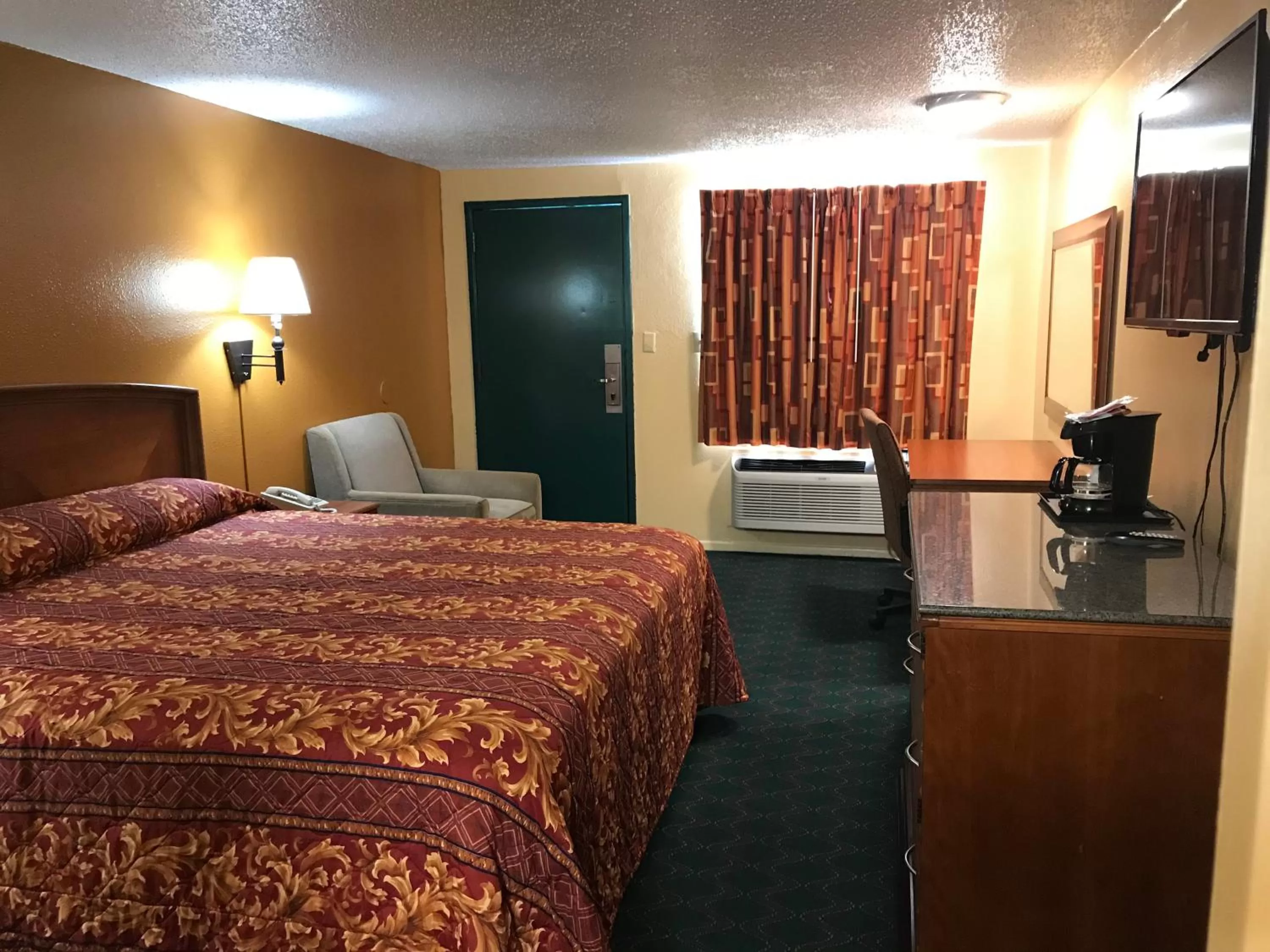 Bed in Travel Inn Weatherford