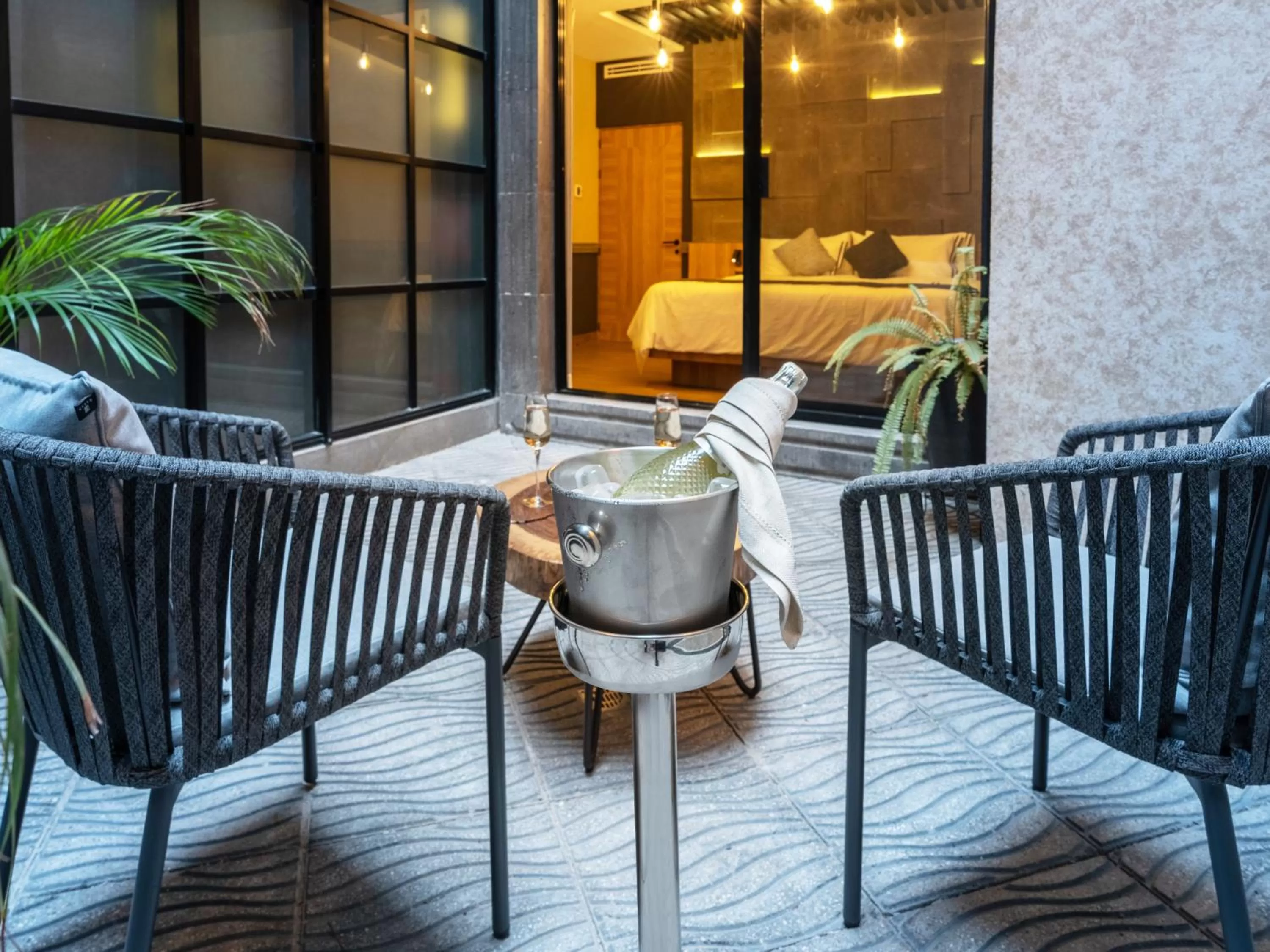 Inner courtyard view in Hotel Patio Santiago