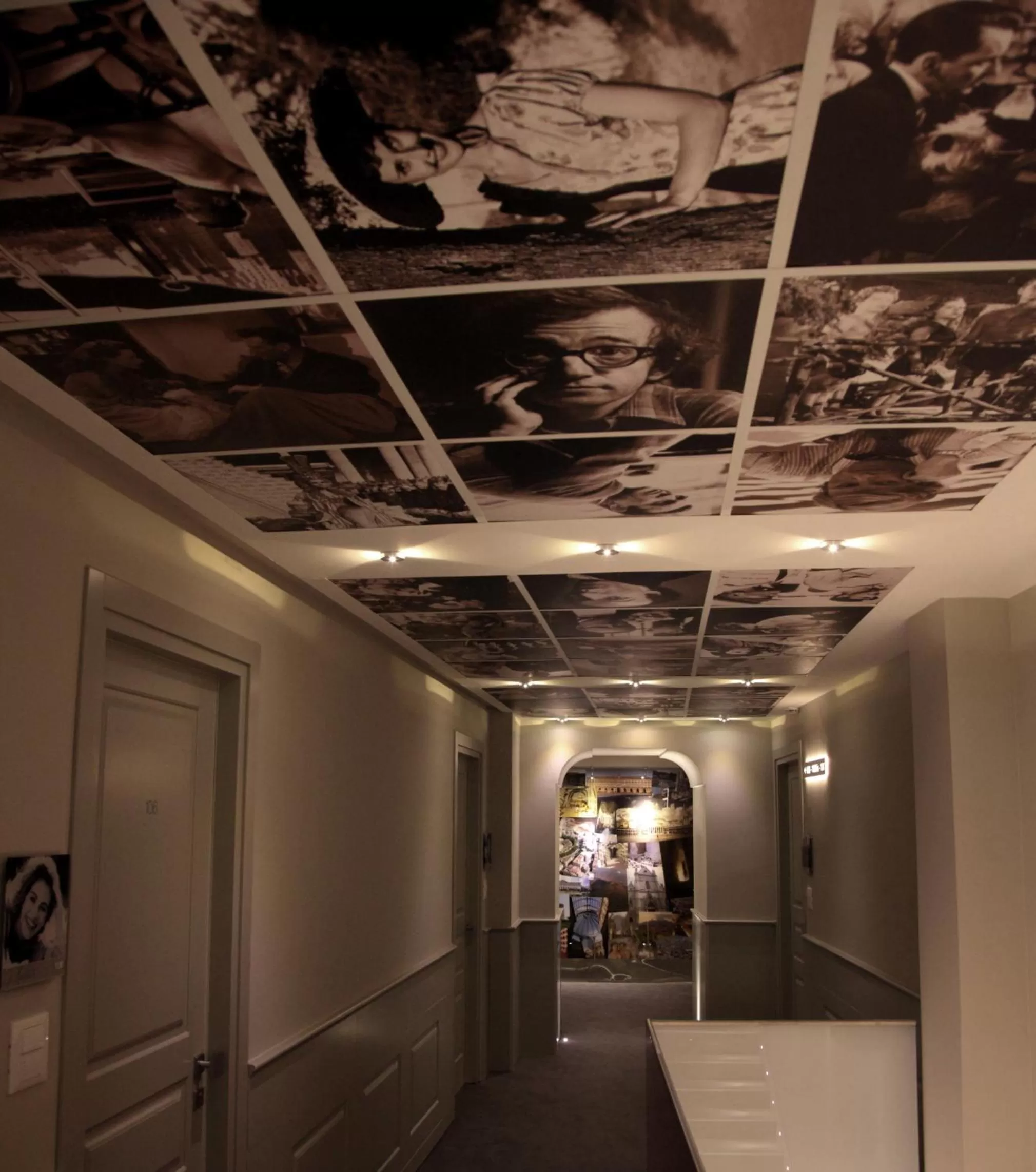 Decorative detail in Partenope Relais