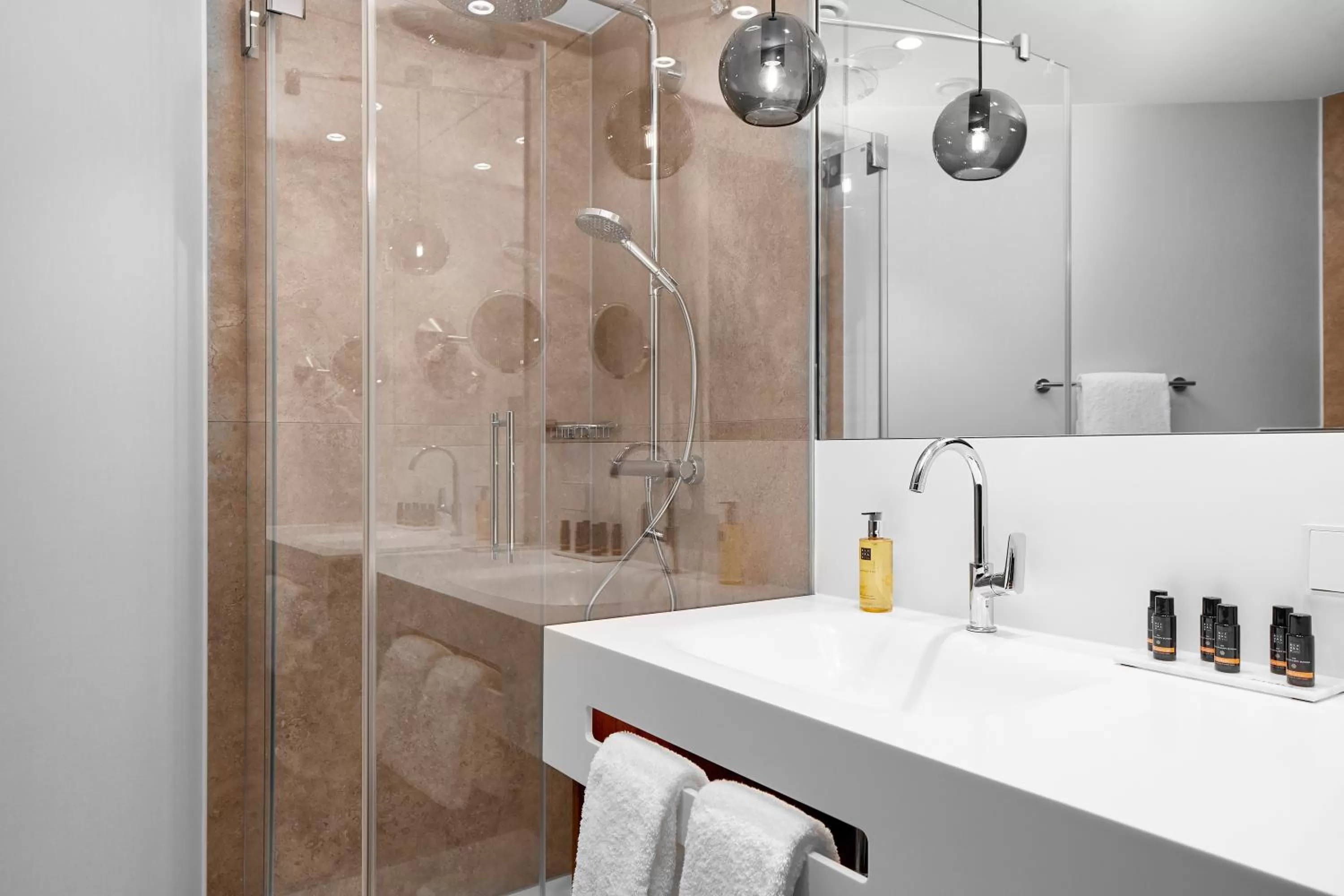 Bathroom in HYPERION Hotel München