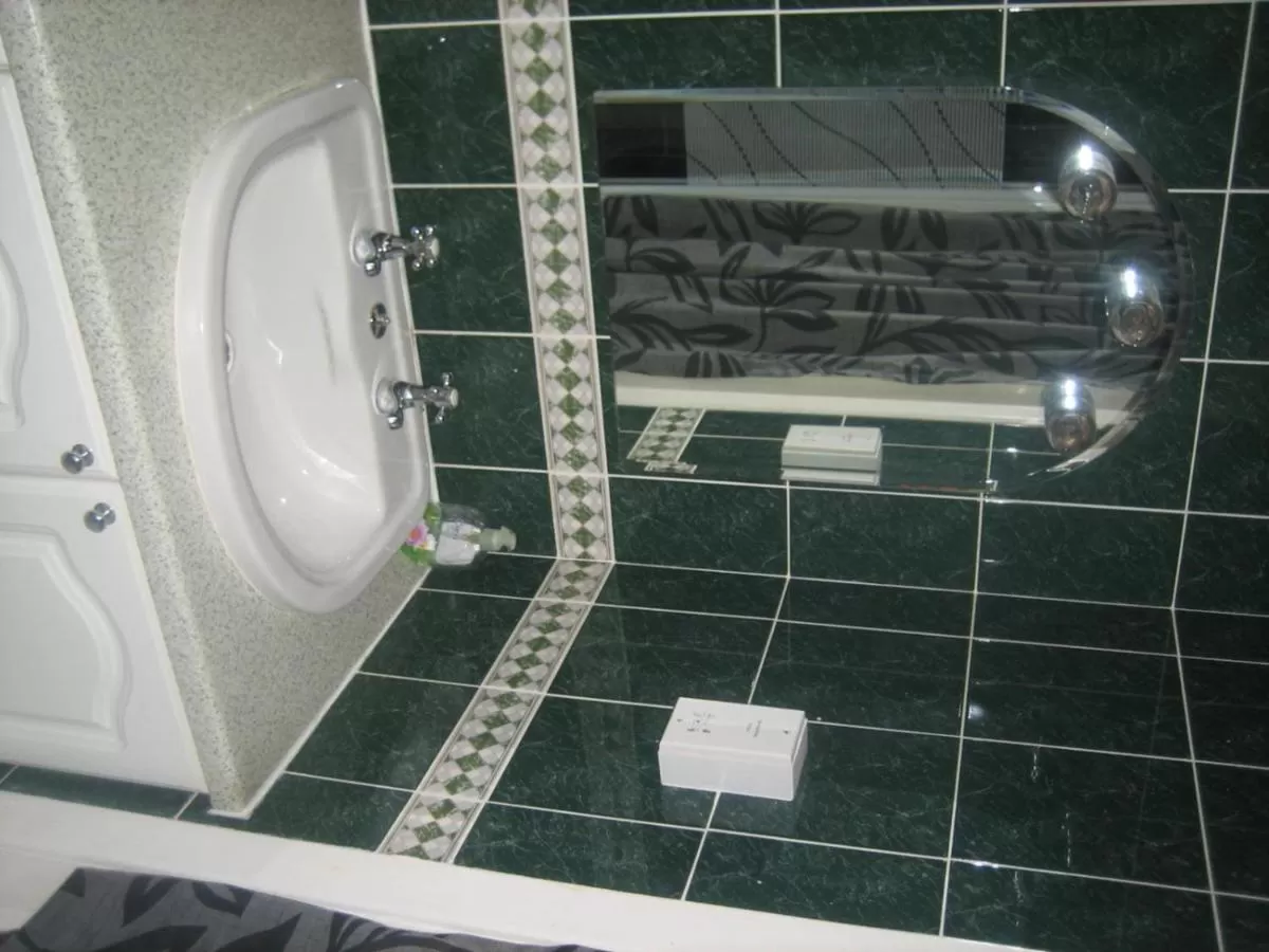 Bathroom in Murrayfield Park Guest House