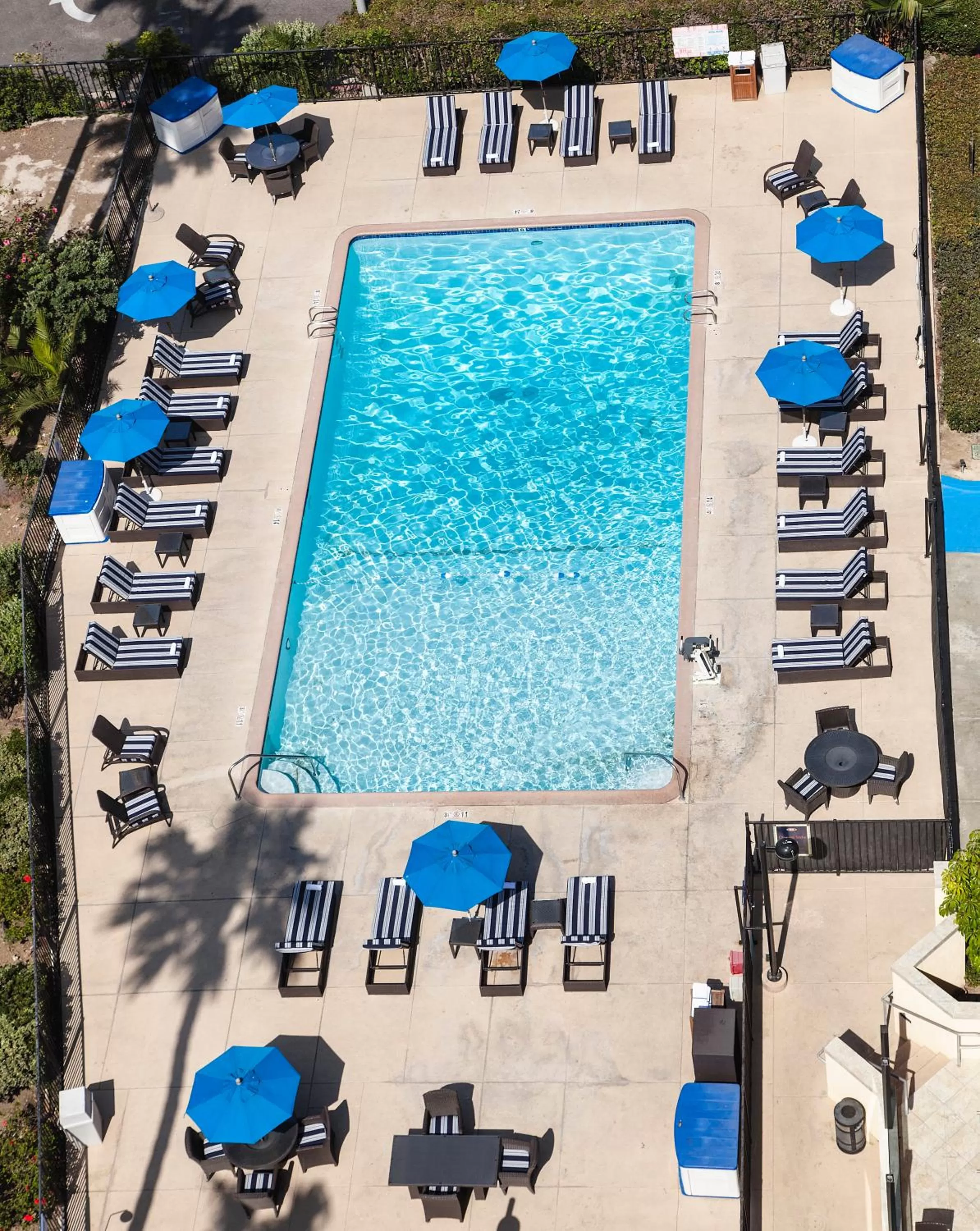 Swimming pool in Crowne Plaza Ventura Beach by IHG