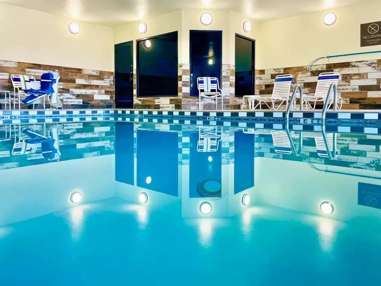 Swimming pool in Comfort Inn & Suites Las Cruces Mesilla