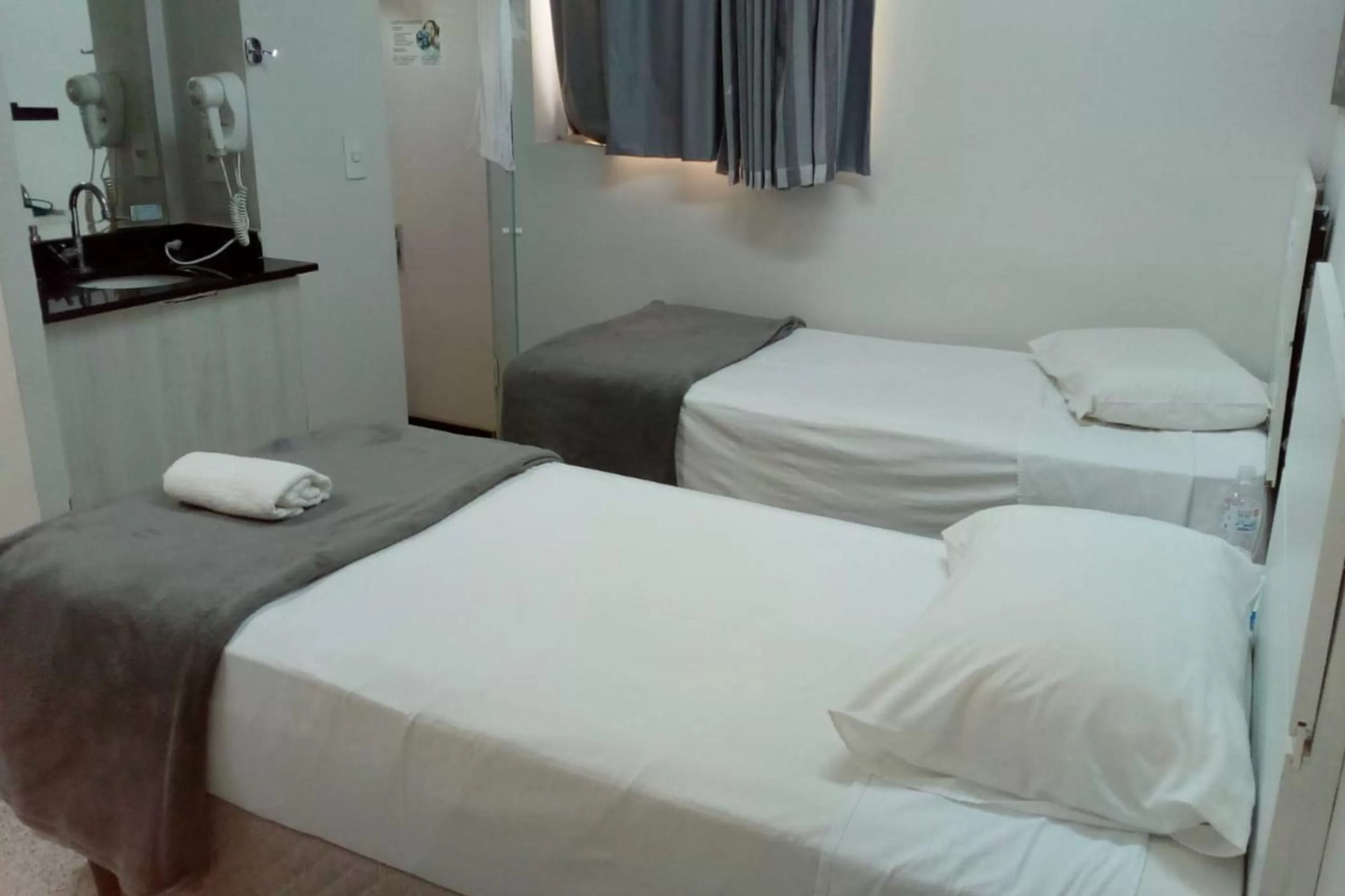 Bedroom, Bed in Compacto Hotel