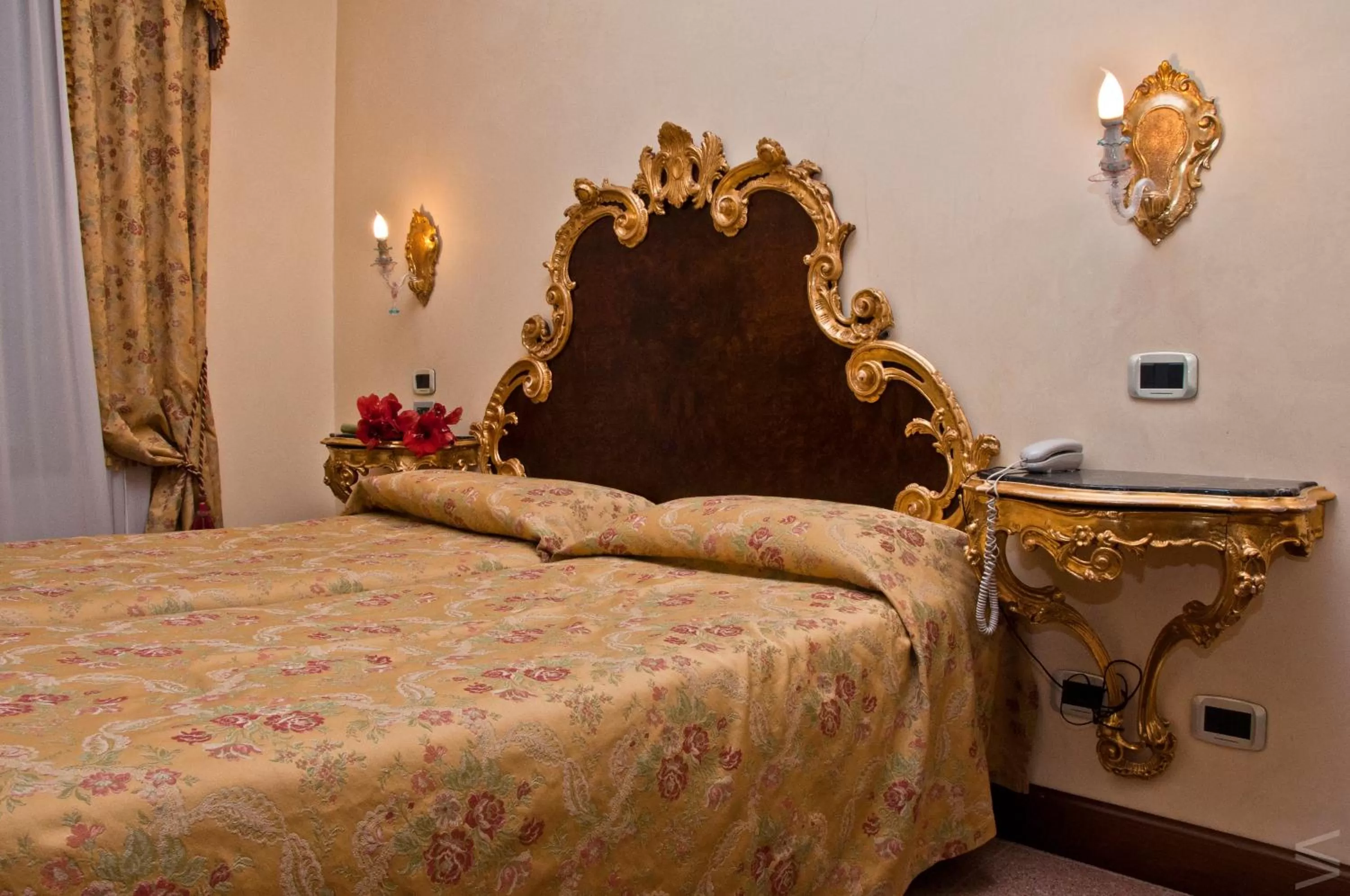 Bed in Residenza d'Epoca San Cassiano