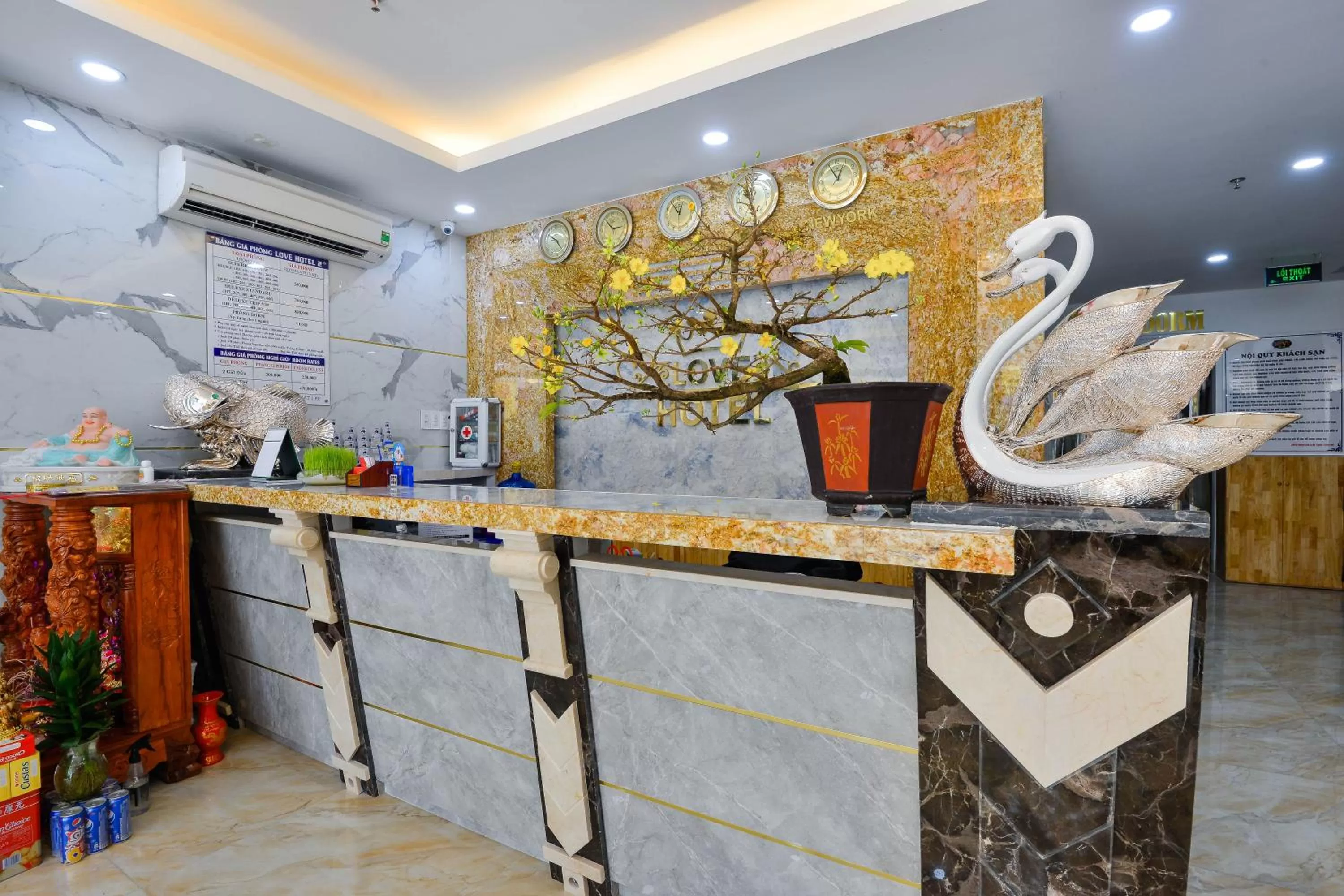 Lobby or reception in Love Hotel Airport