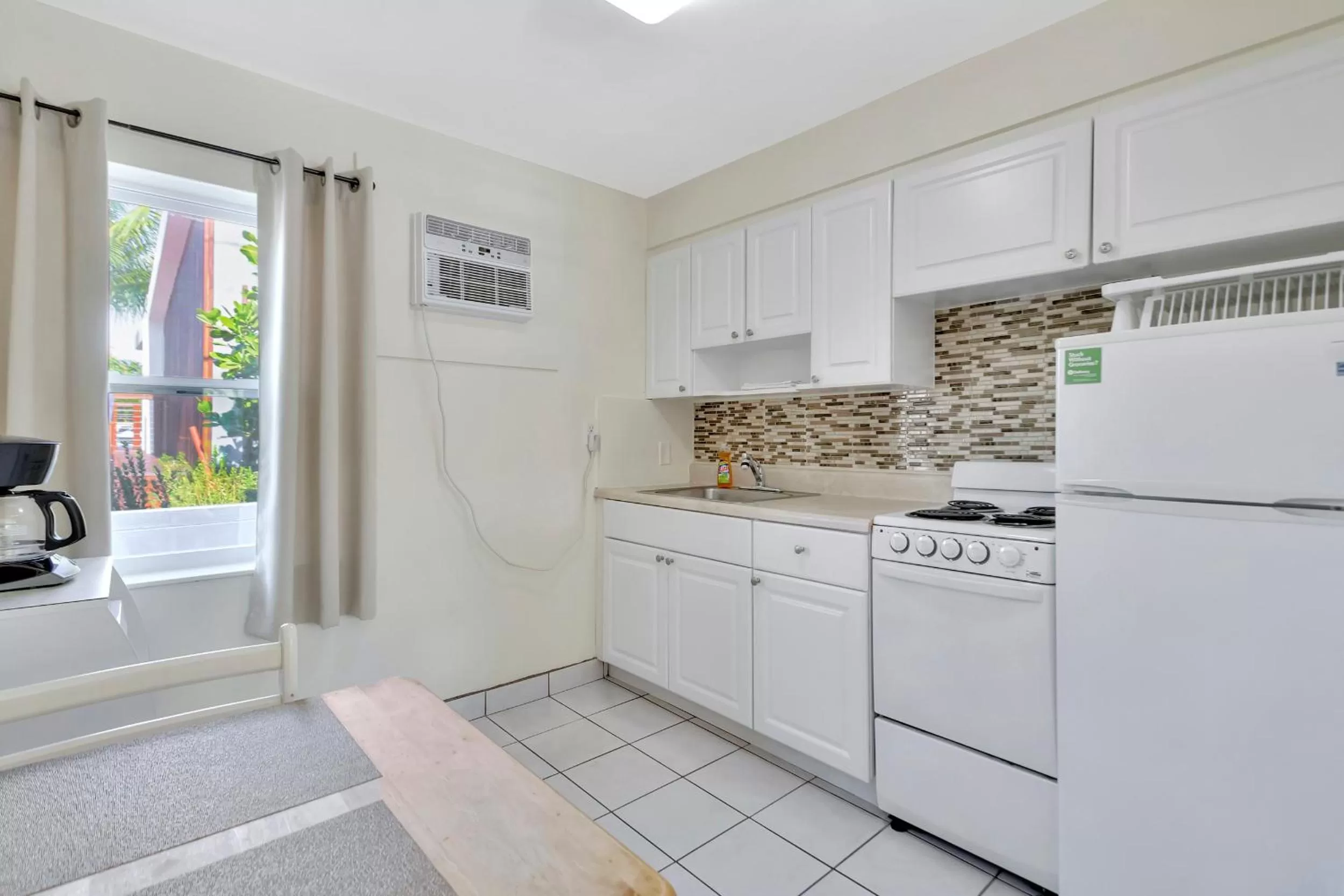 kitchen, Kitchen/Kitchenette in Seahorse Guesthouse