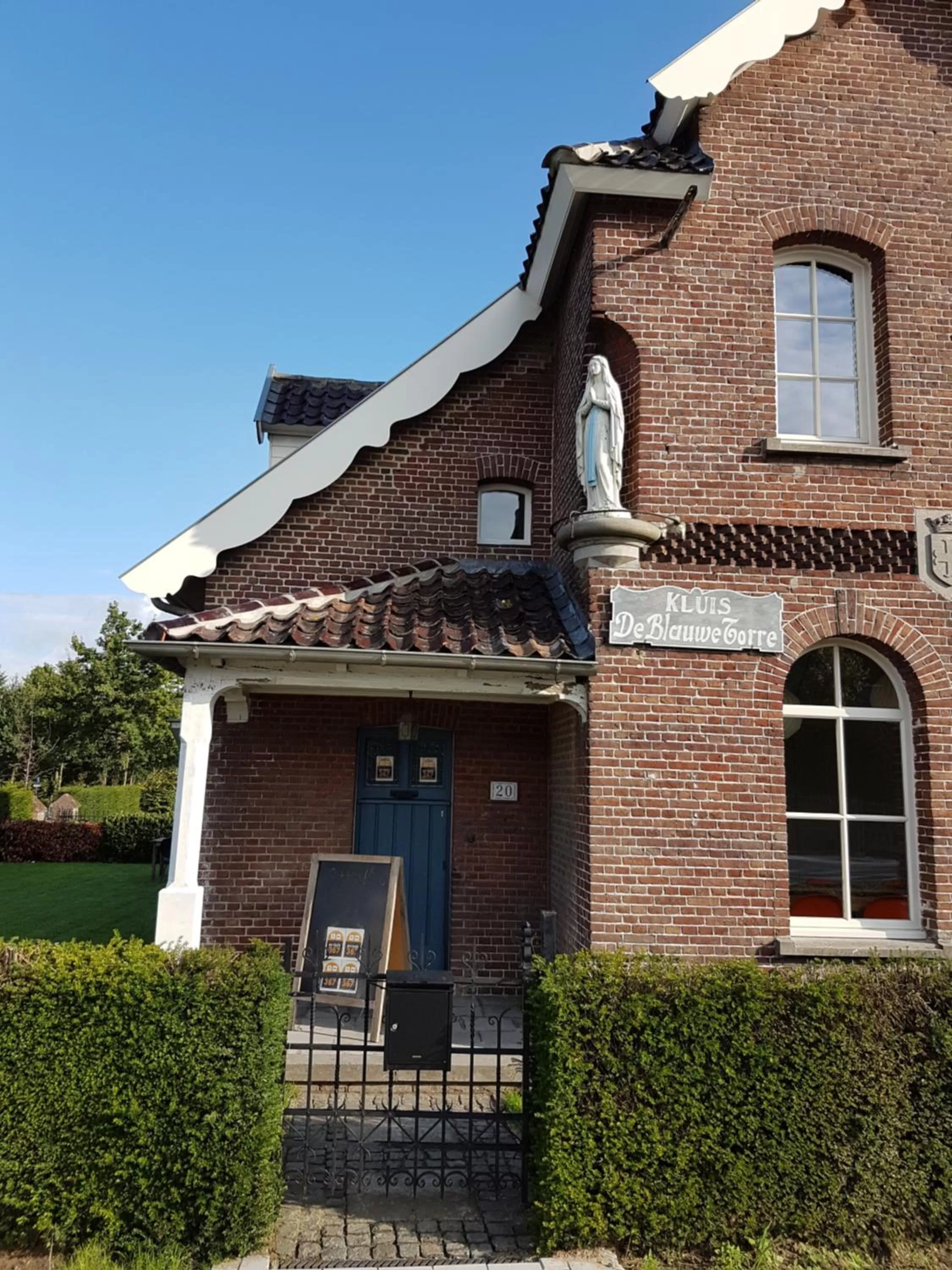 Property building in Enroute367