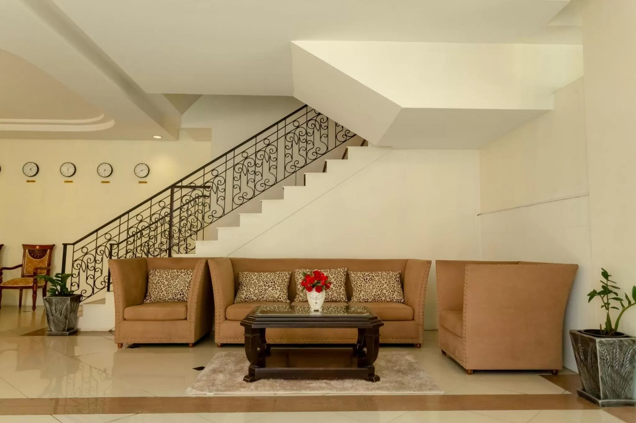 Living room in Ivory Palace Hotel