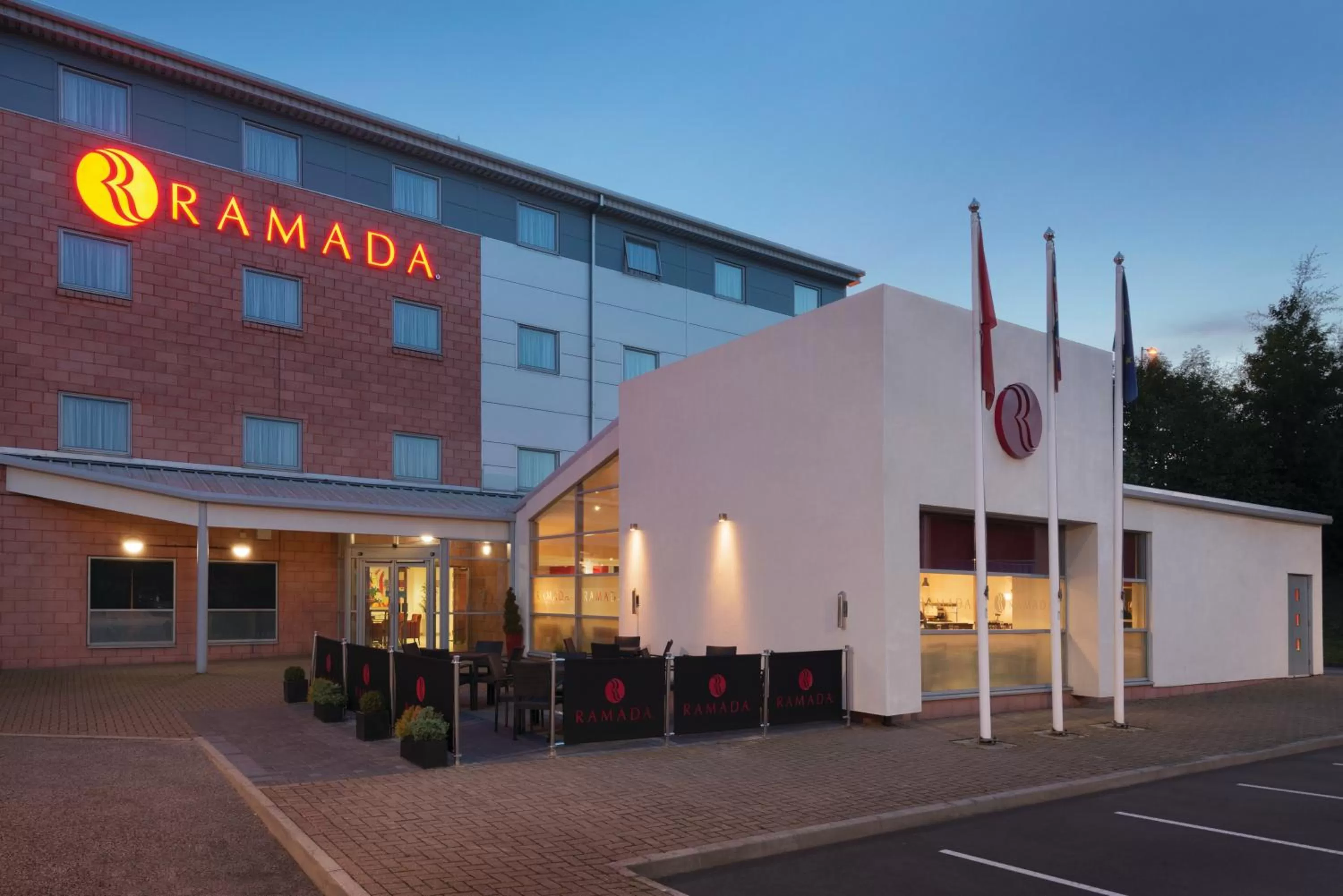 Facade/entrance in Ramada Wakefield
