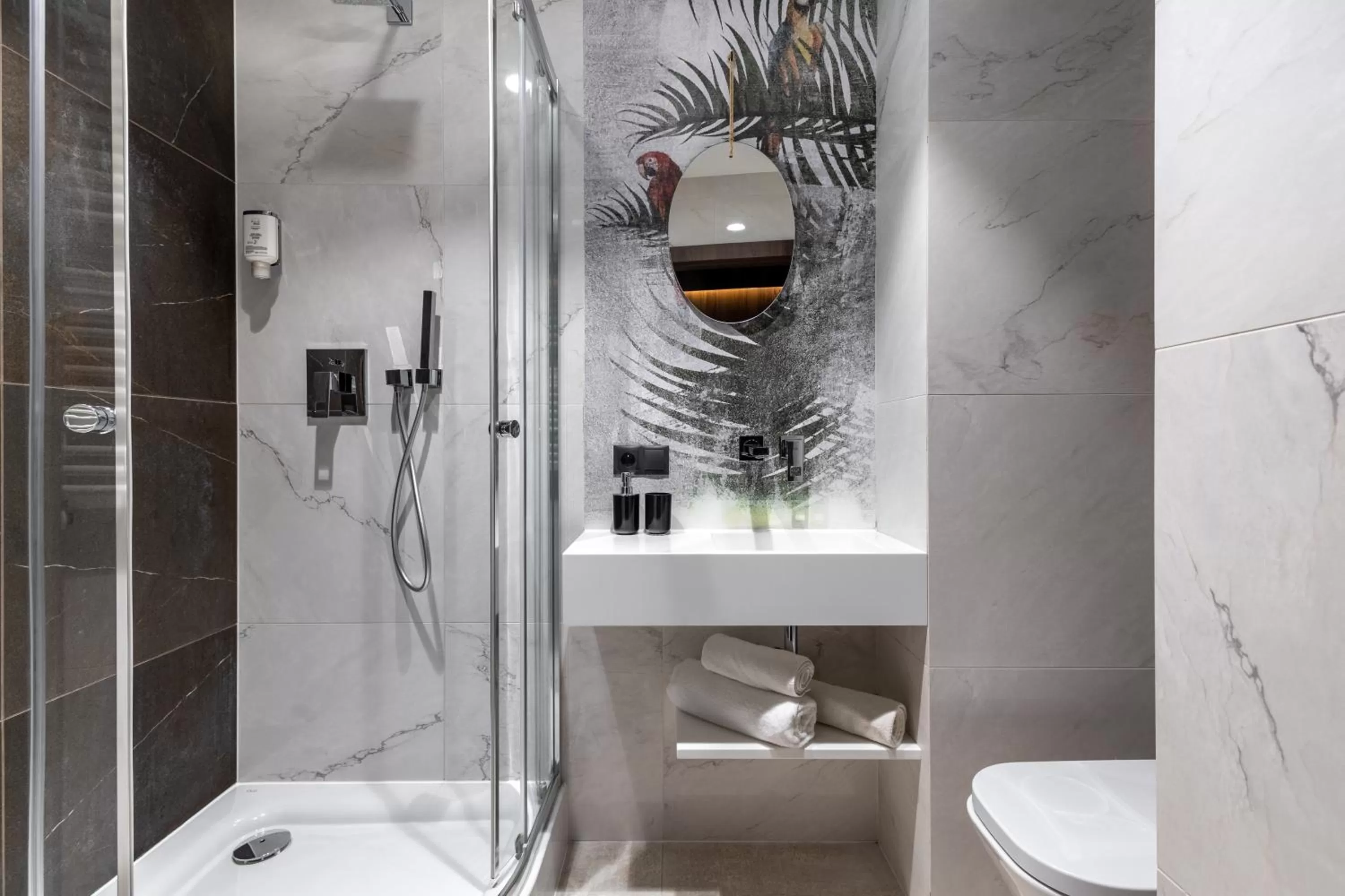 Shower in Hotel Zoo by Afrykarium Wroclaw