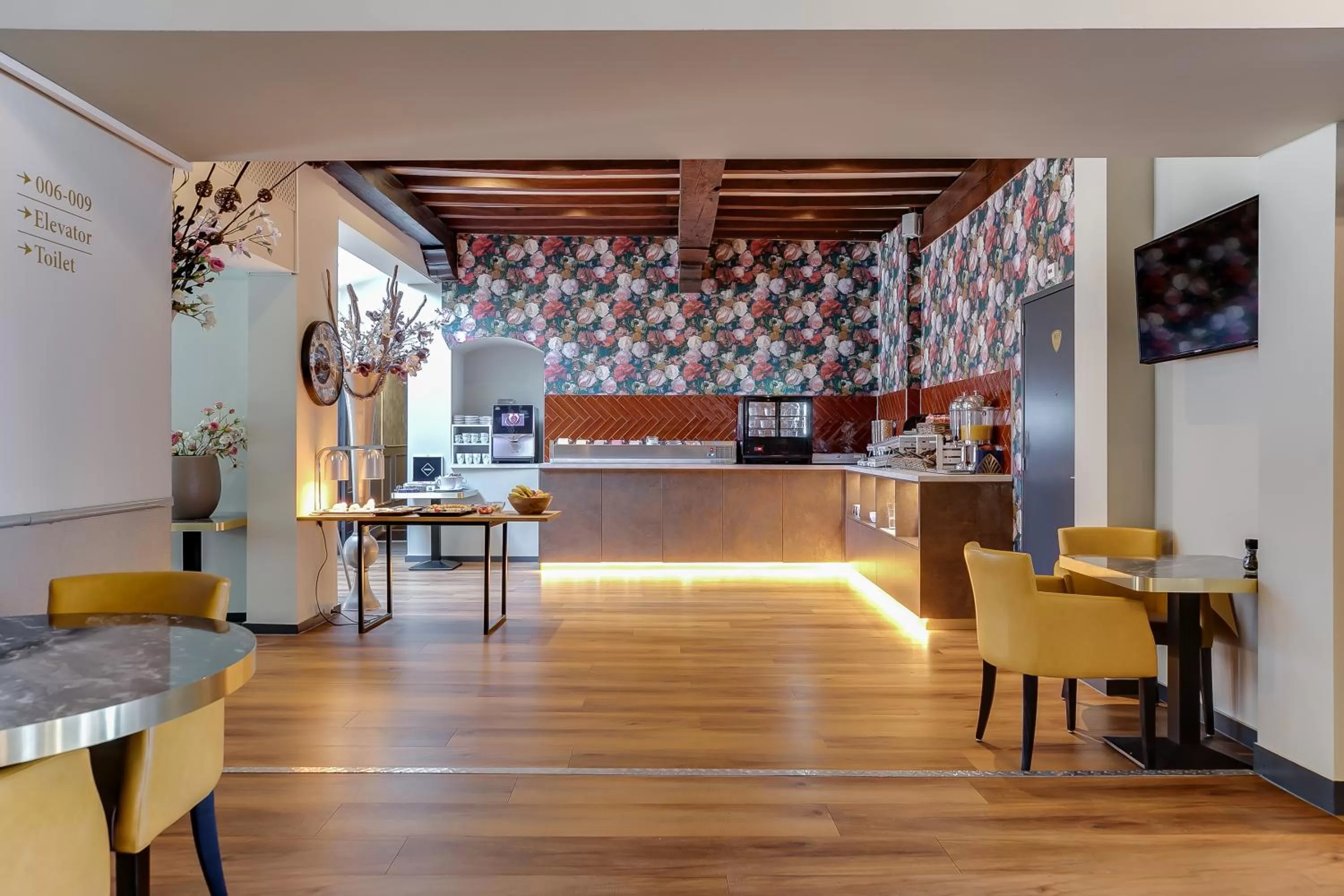 Breakfast in Hotel Royal Bridges