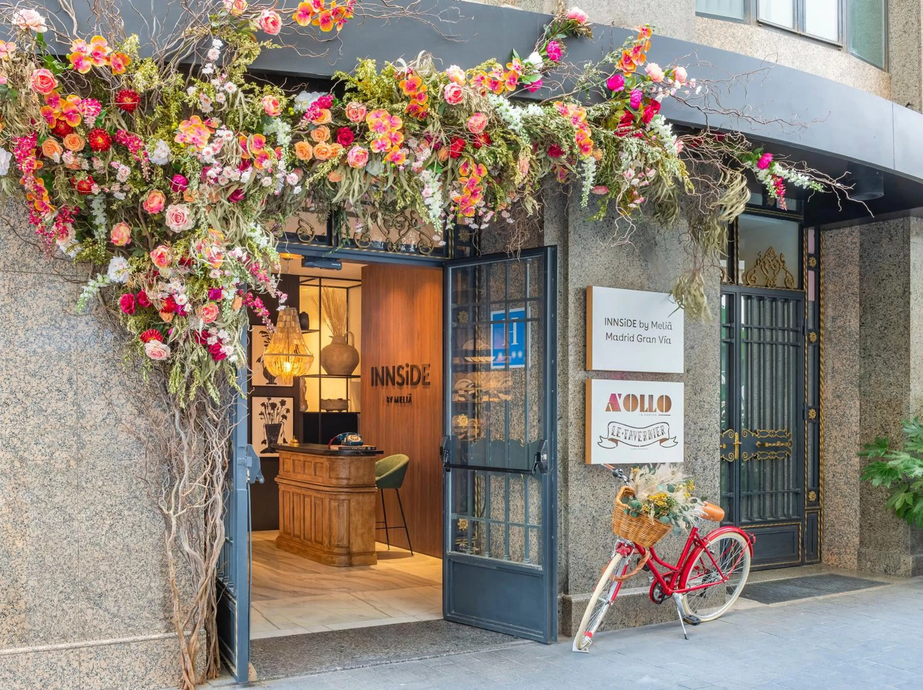 Facade/entrance in INNSIDE by Meliá Madrid Gran Vía