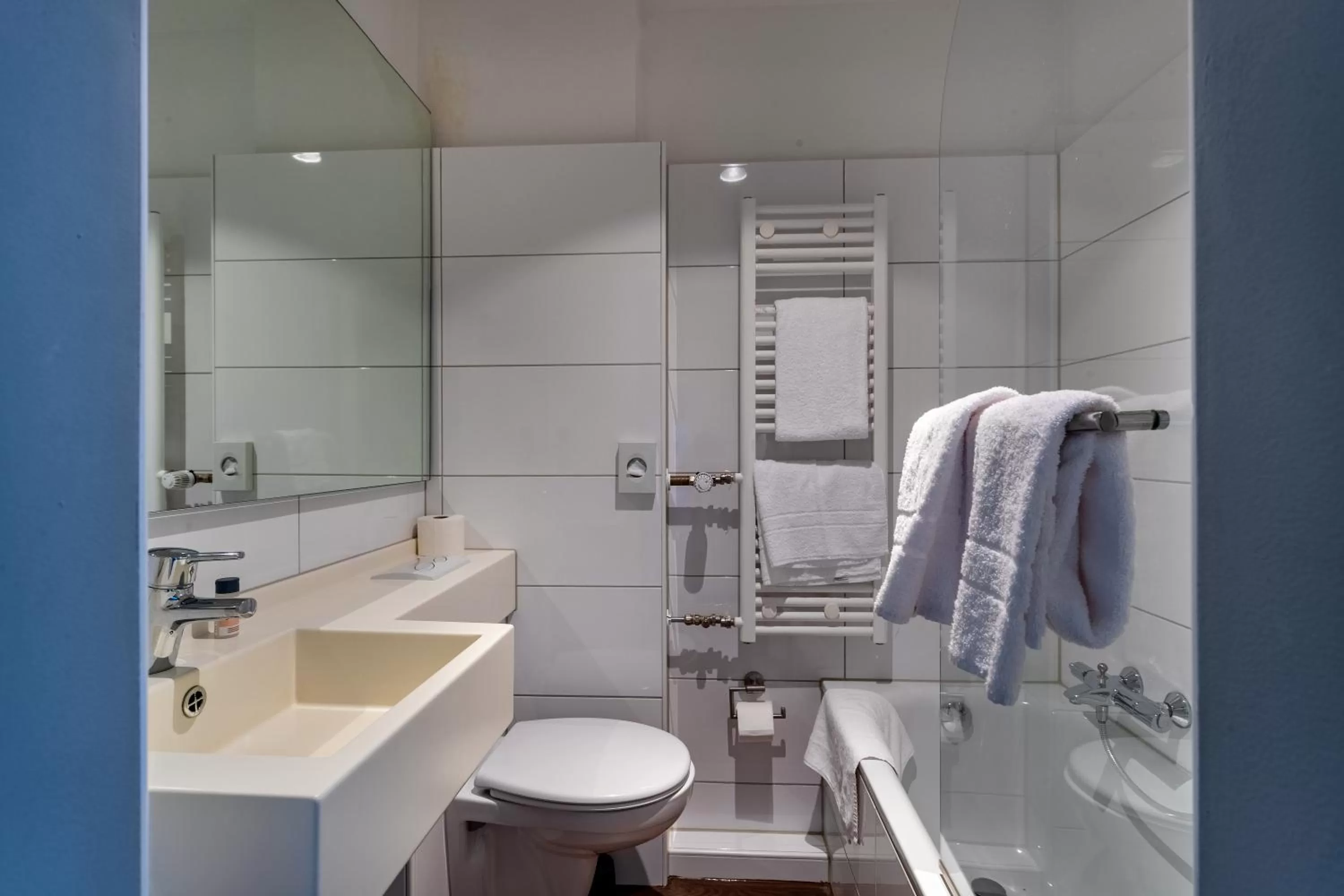 Bathroom in tinyTwice Hotel Bonn