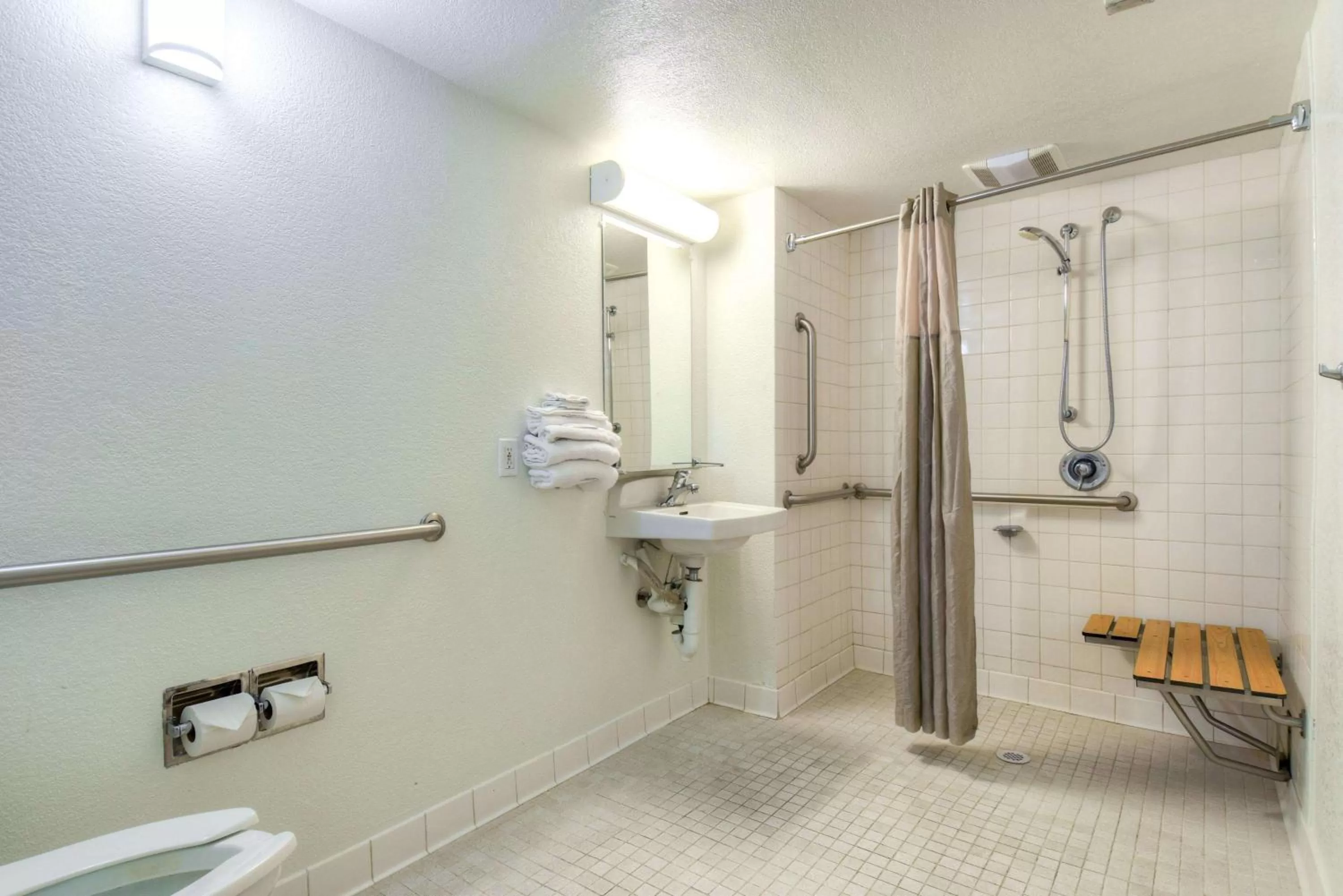 Bathroom in Motel 6-Pomona, CA - Los Angeles