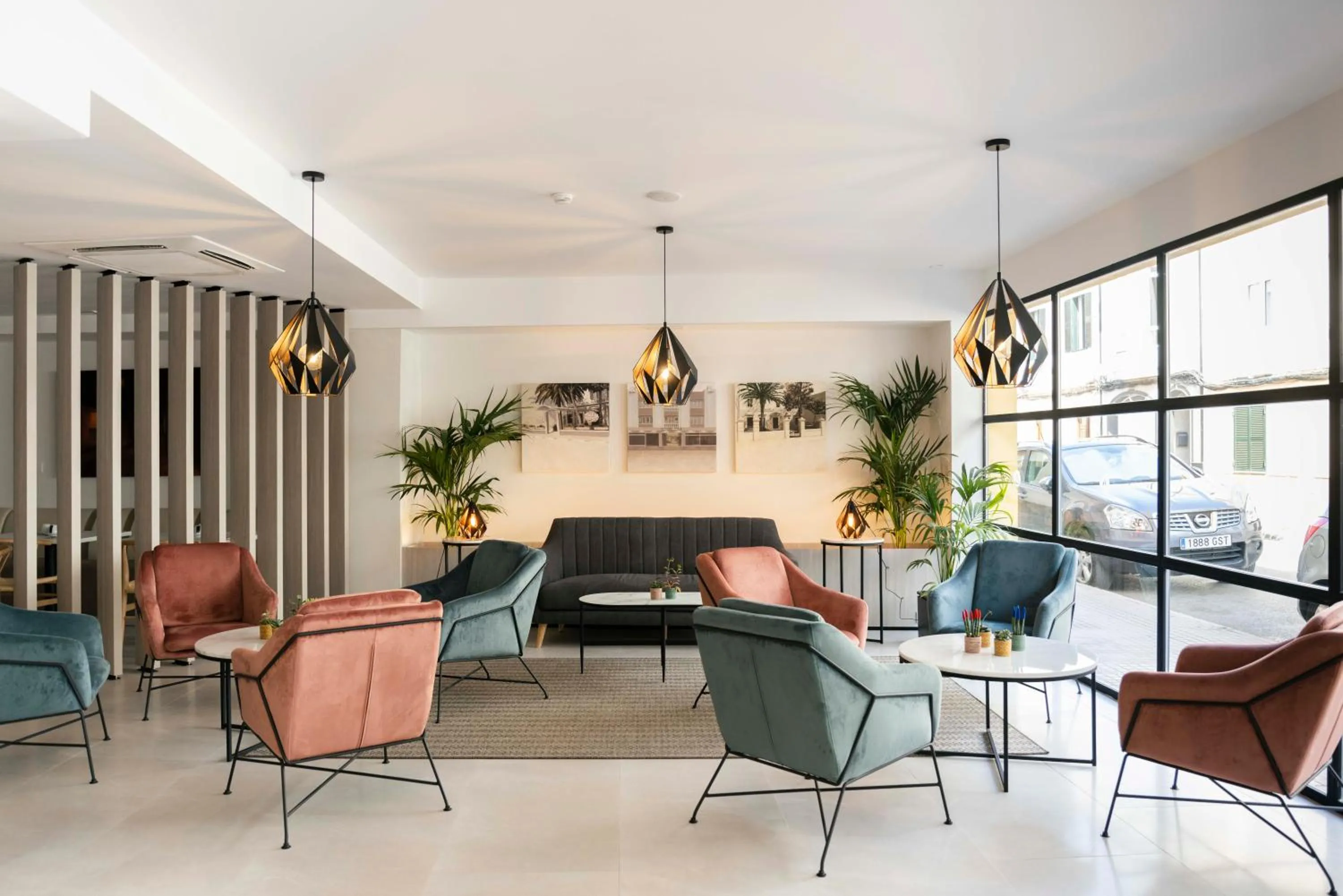 Living room in Alfons Hotel