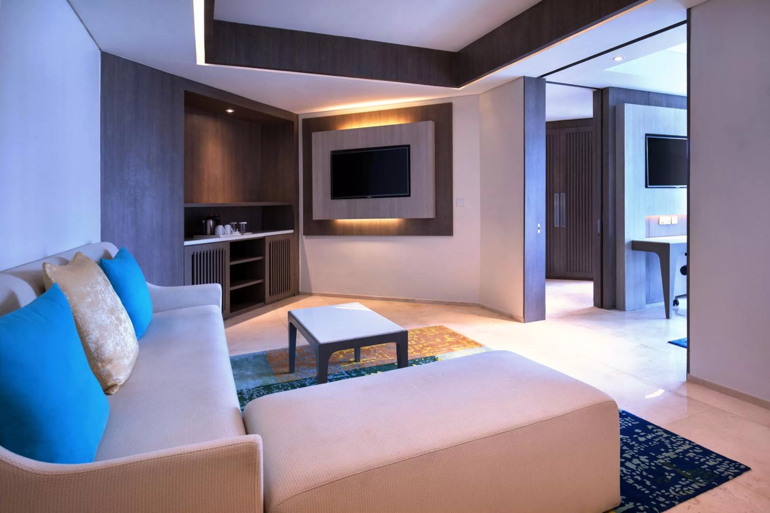 Communal lounge/ TV room, Bed in Grand Mercure Jakarta Kemayoran