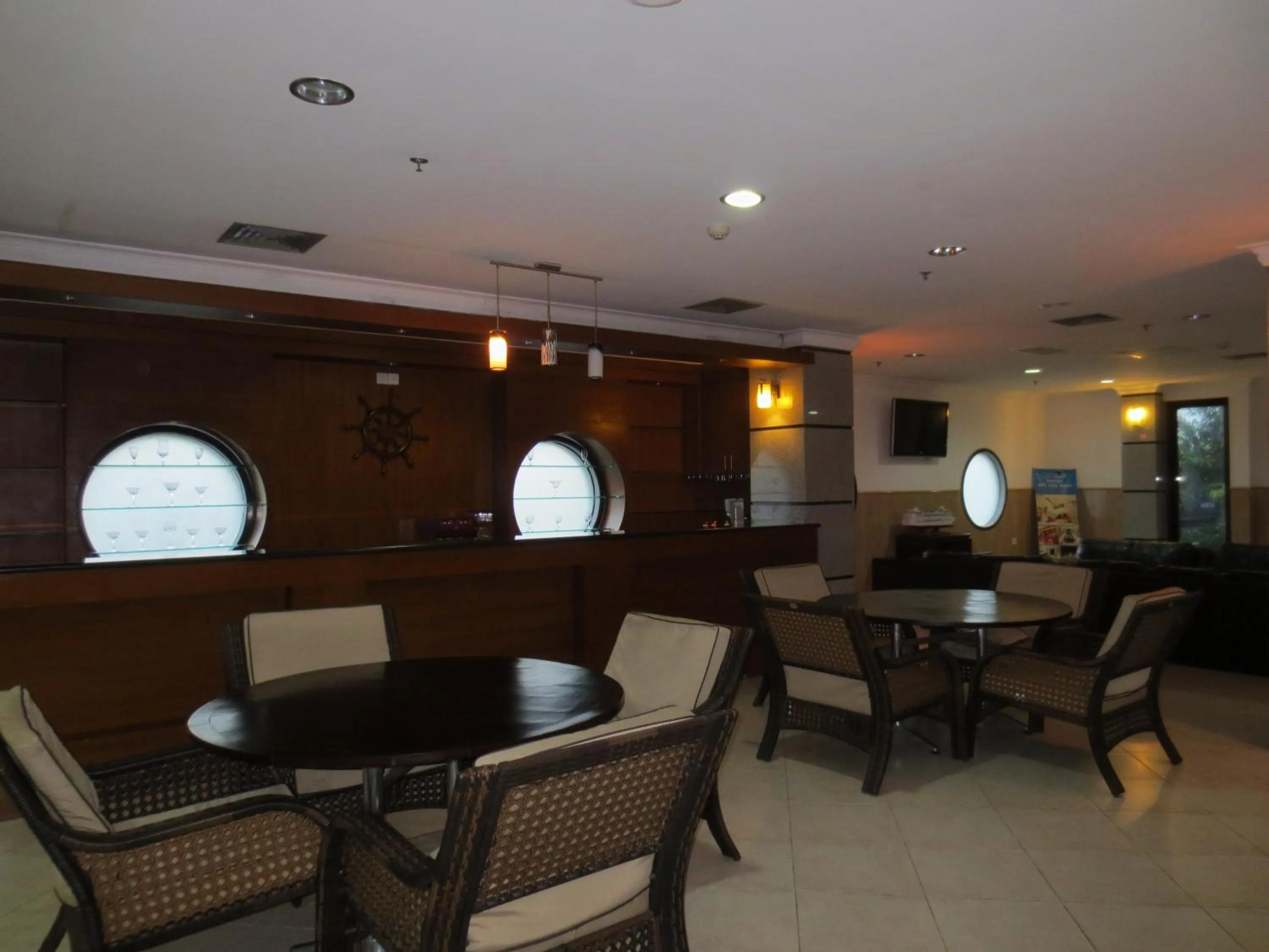 Restaurant/places to eat in Bali Paradise City Hotel