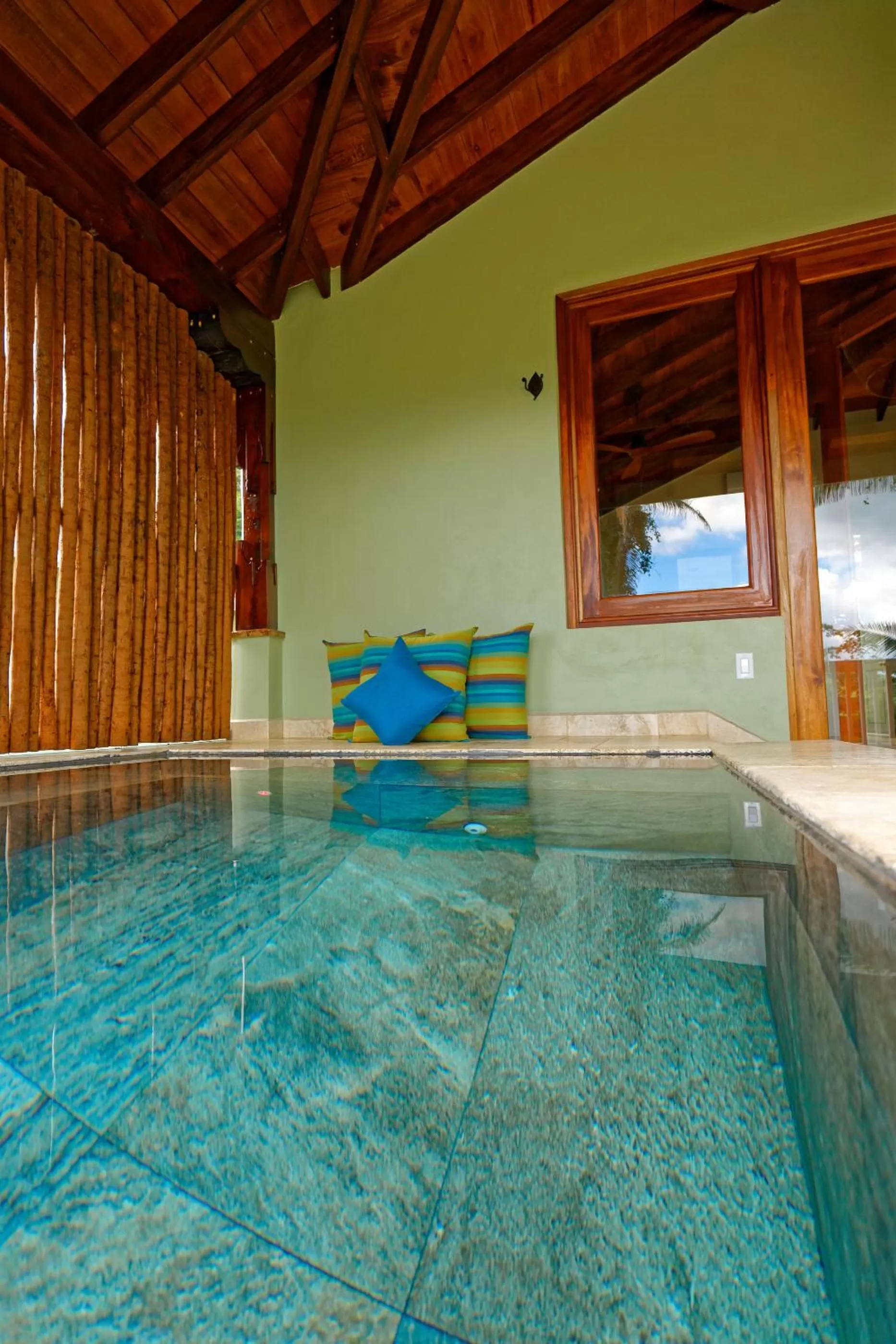Swimming pool in Sleeping Giant Rainforest Lodge