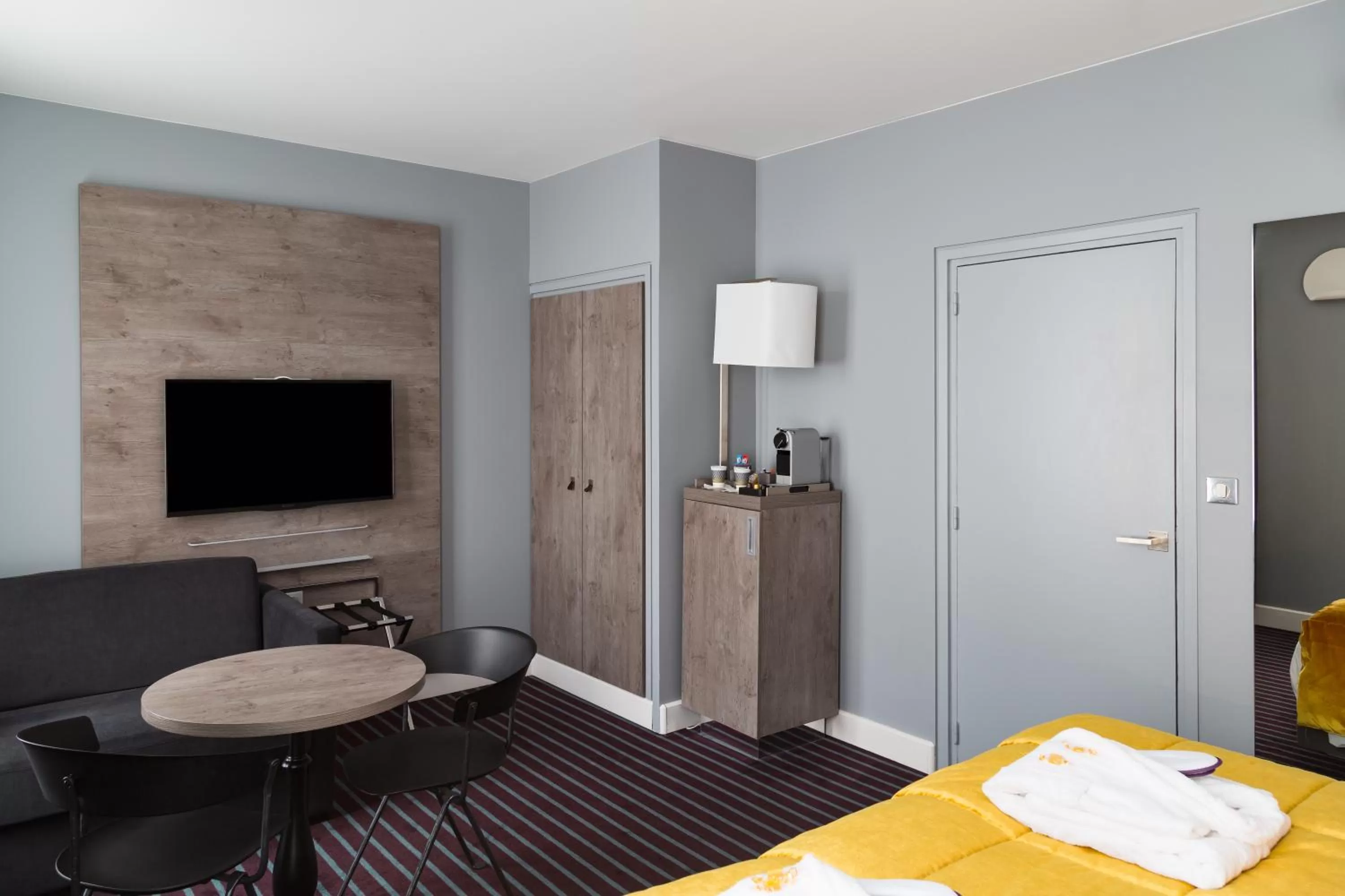 TV and multimedia, Bed in Mercure Nancy Centre Place Stanislas