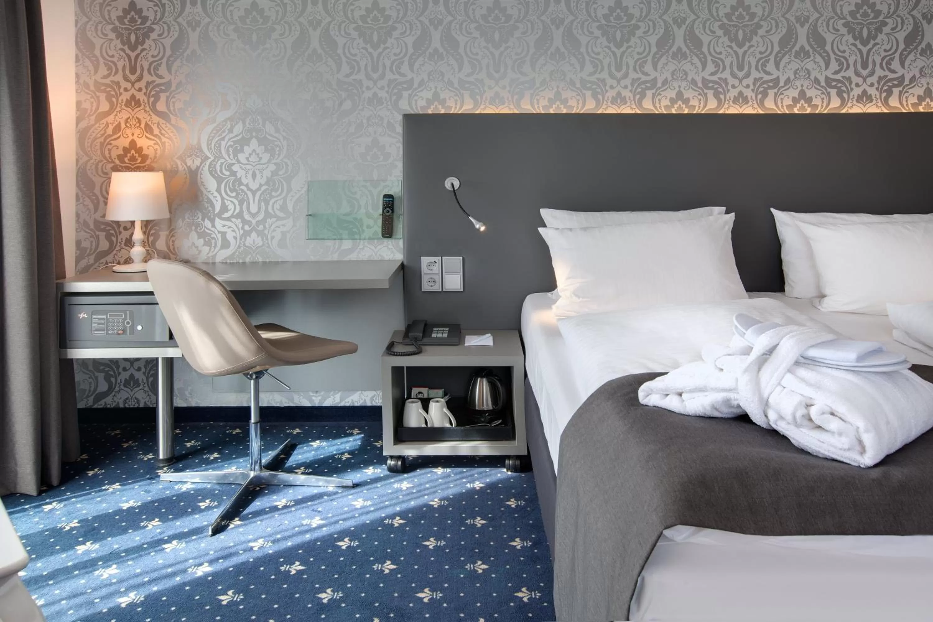 Photo of the whole room, Bed in Holiday Inn Dresden - City South, an IHG Hotel