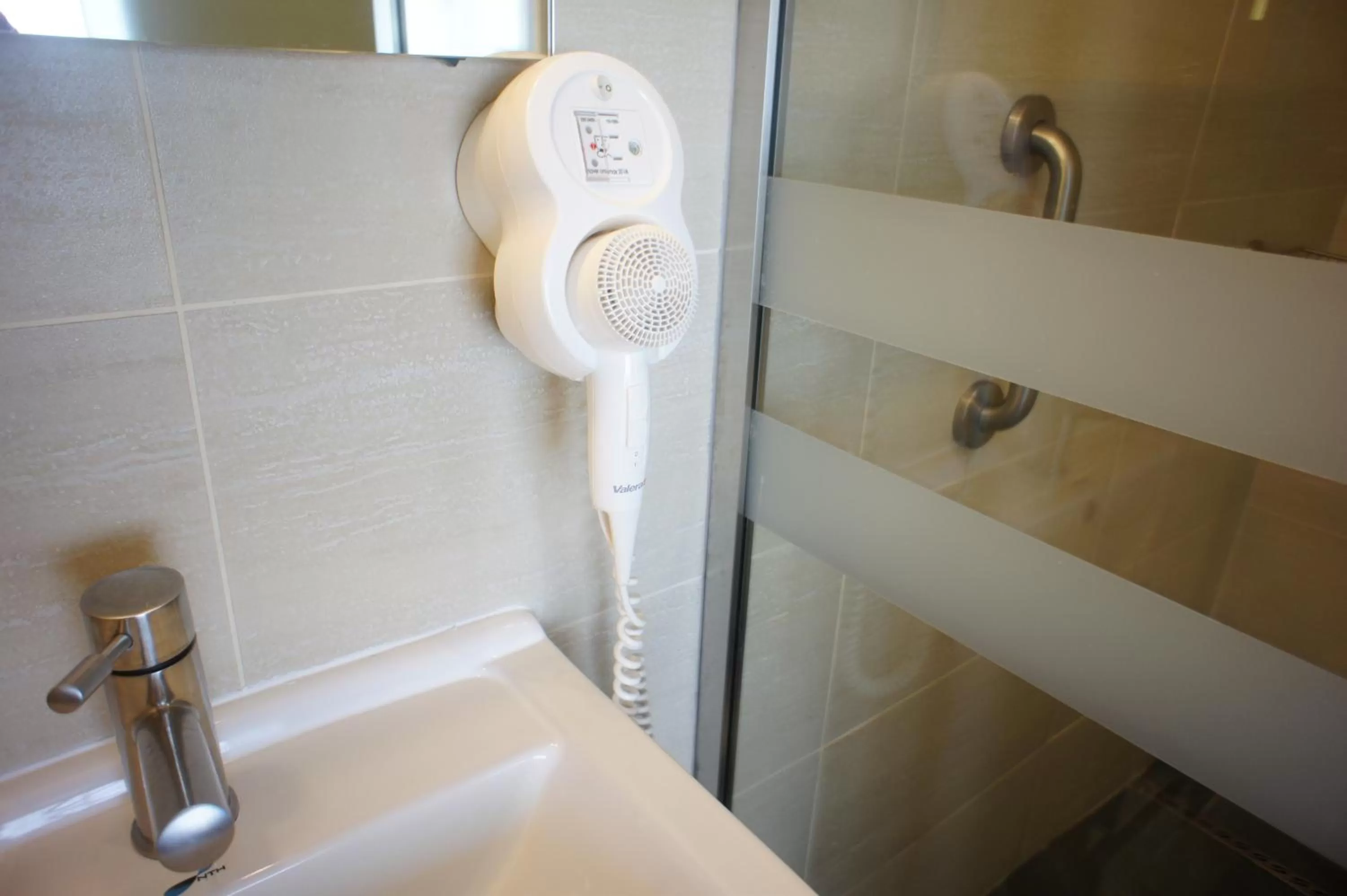 Bathroom in Central Hotel