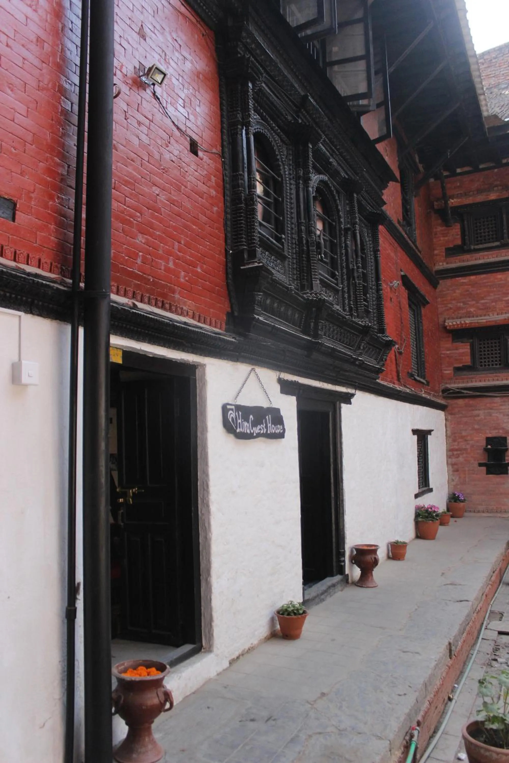 Facade/entrance in Hira Guest House