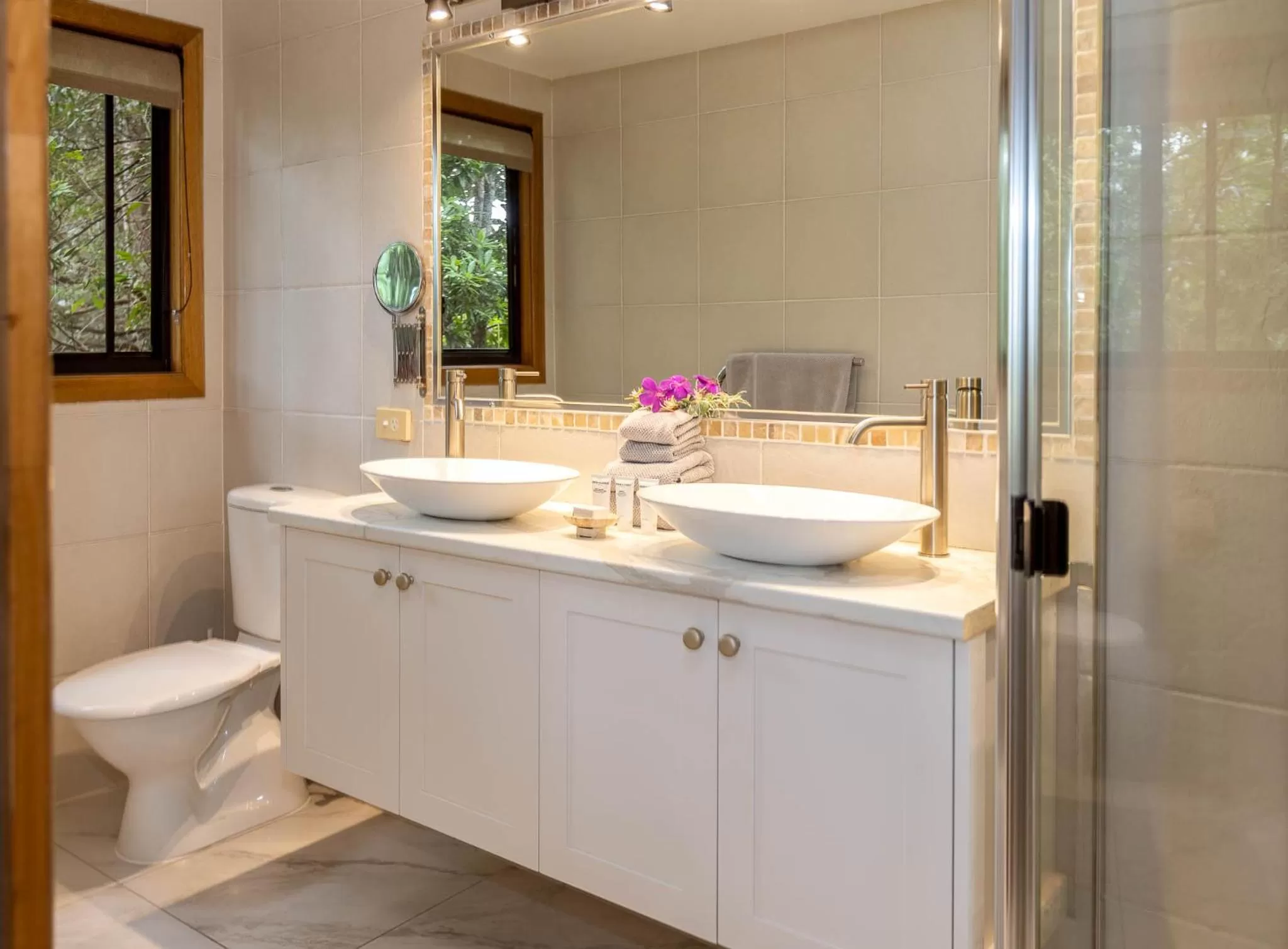 Lake Weyba Cottages Noosa