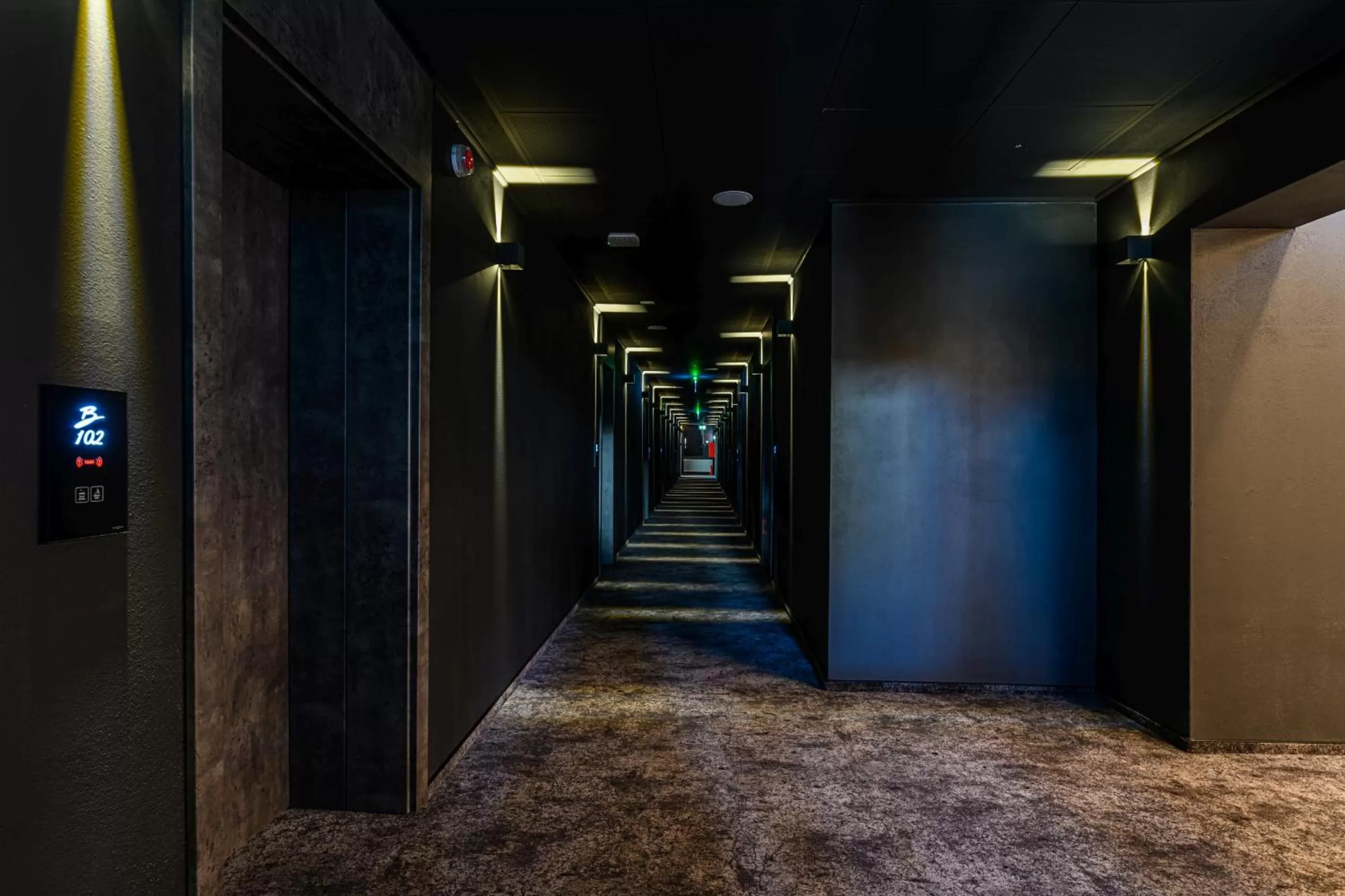 Lobby or reception in B THE HOTEL