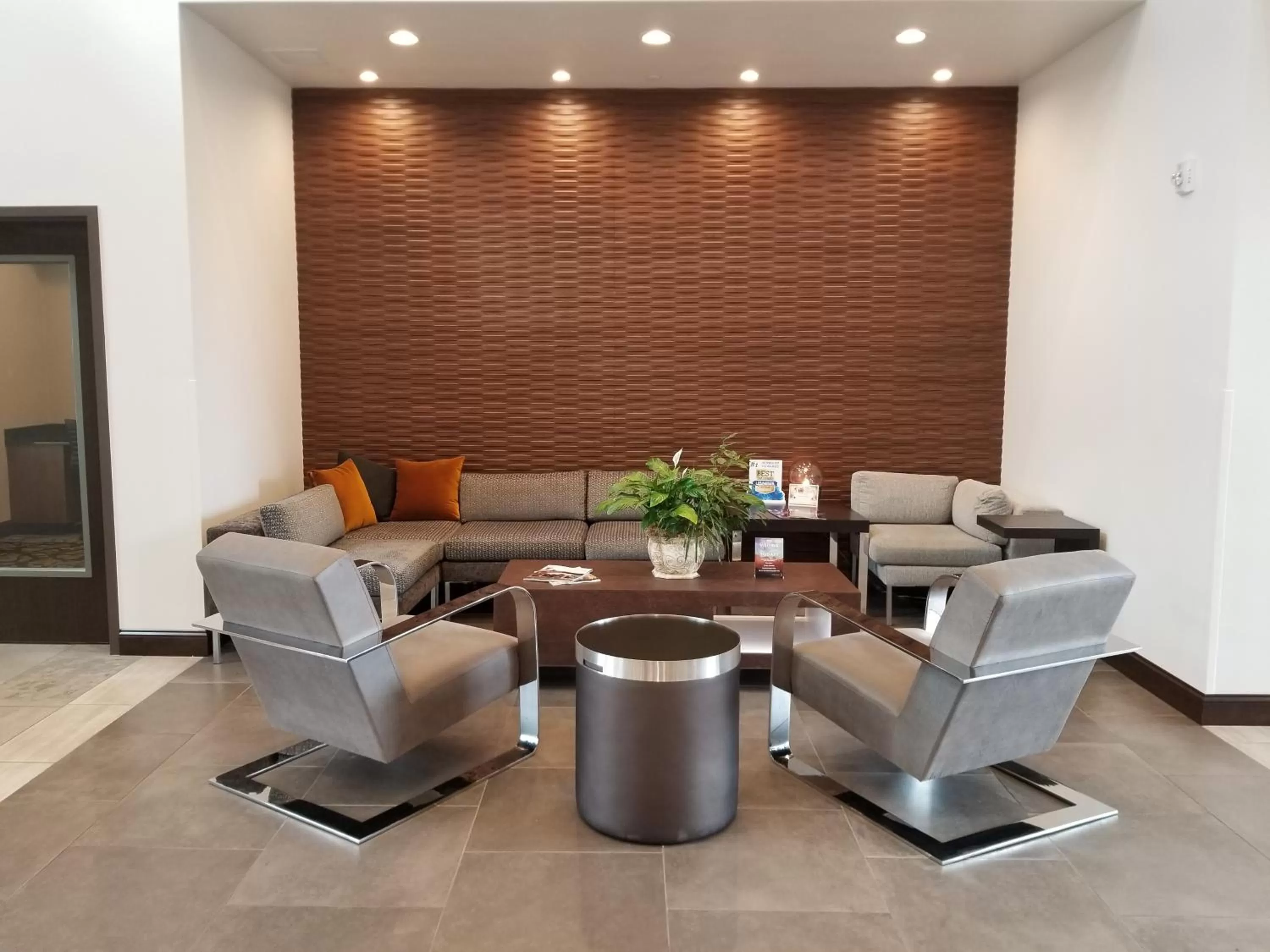 Lobby or reception in Wingate by Wyndham Hurricane Zion National Park