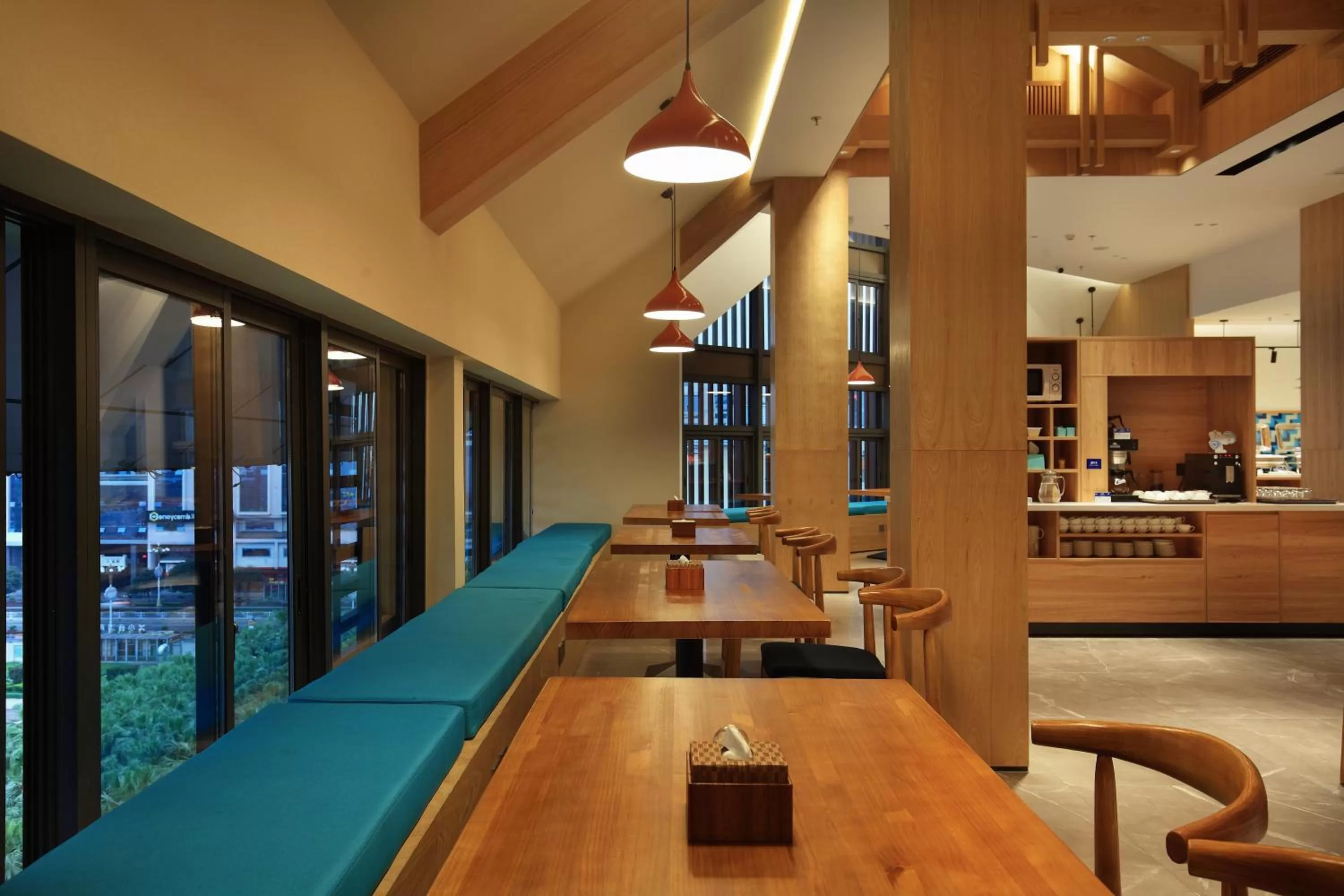 Restaurant/places to eat in Holiday Inn Express Guilin City Center by IHG