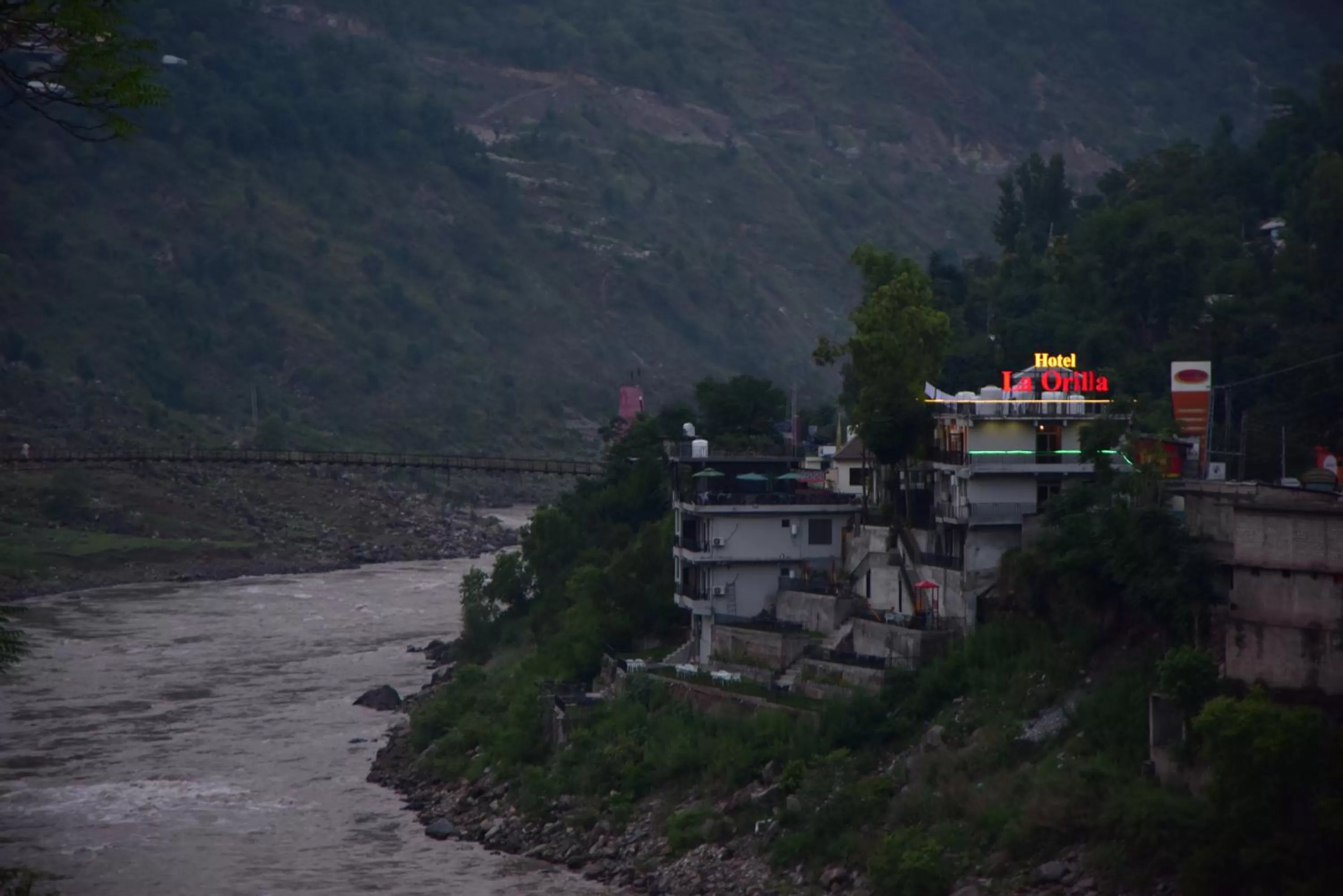 Mountain view in Hotel La Orilla Muzaffarabad