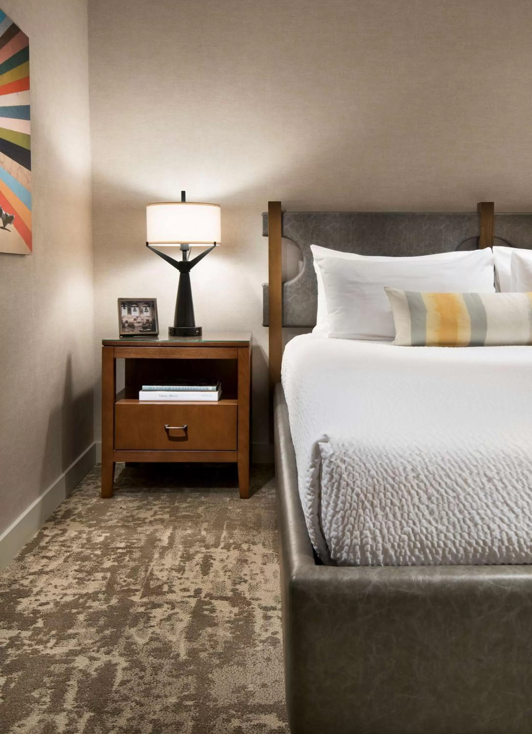 Photo of the whole room, Bed in Tempe Mission Palms