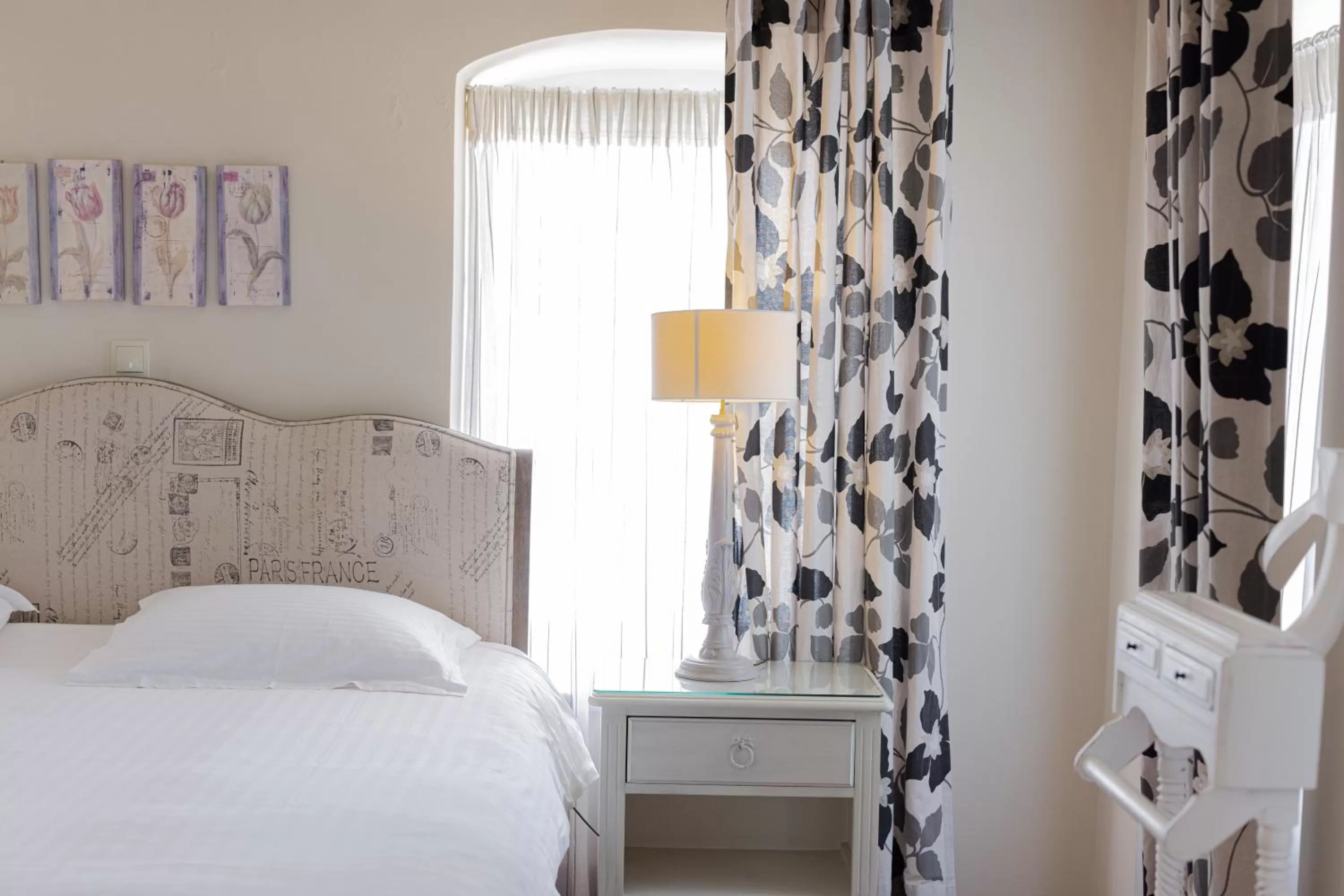 Bed in Kastello Hotel