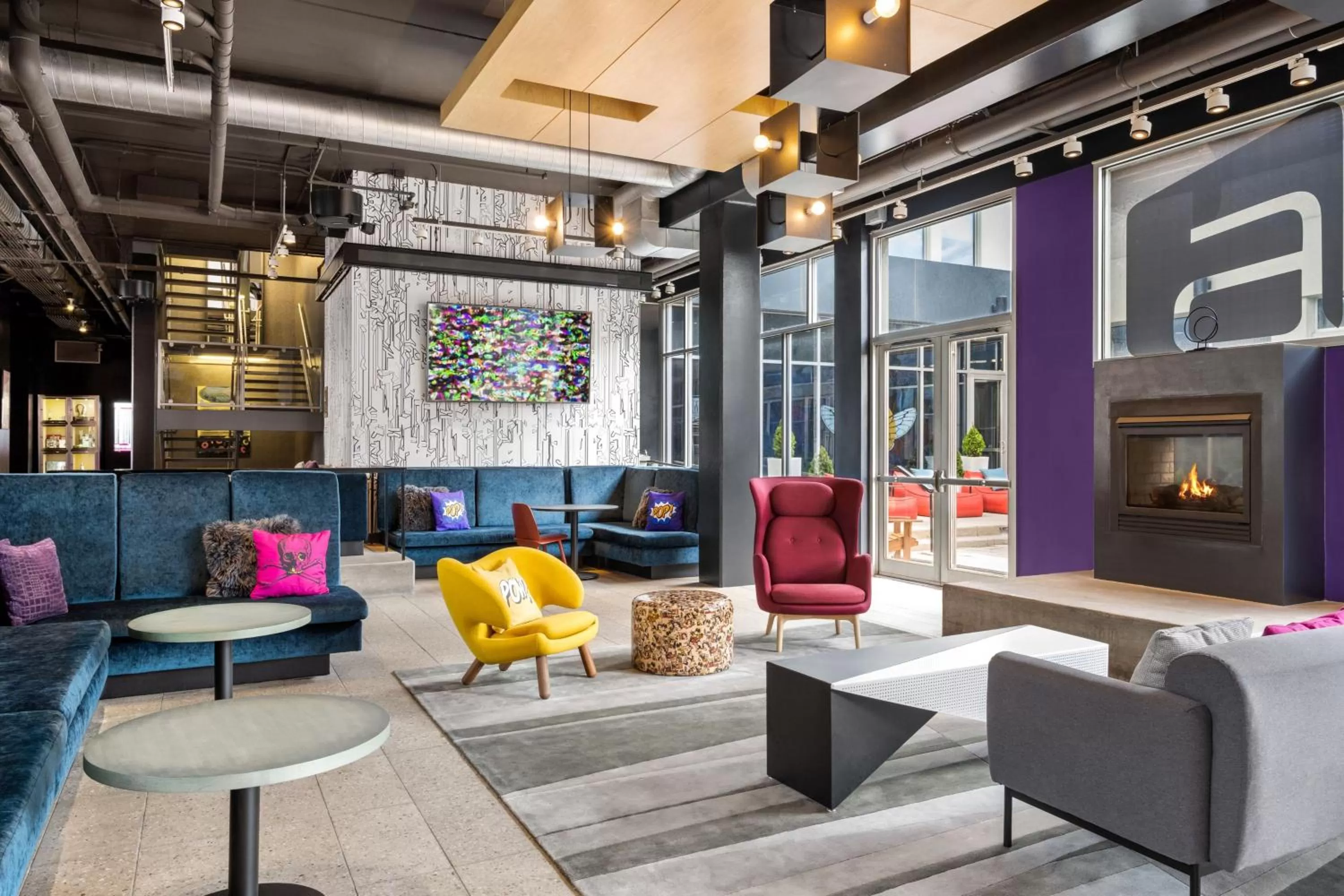 Lobby or reception in Aloft Chicago O'Hare