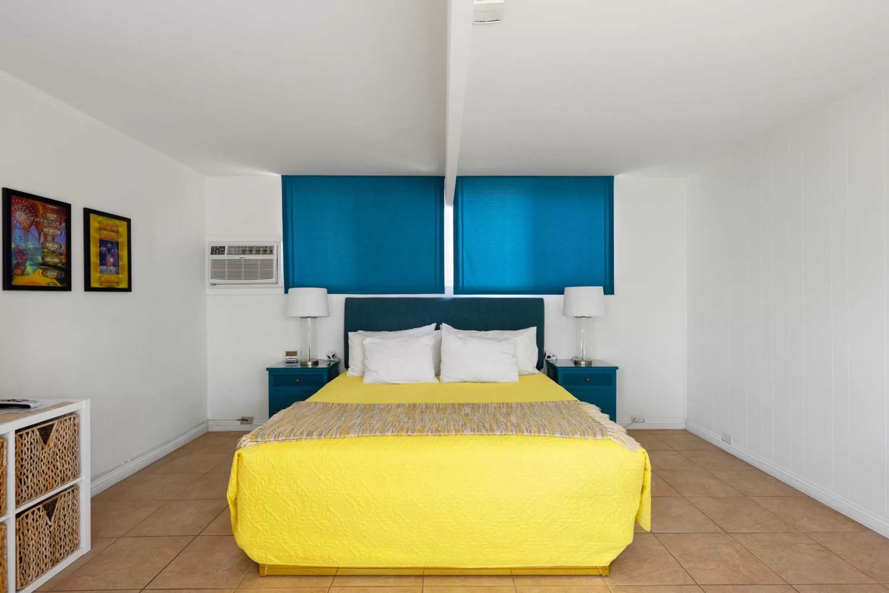 Bed in The Monkey Tree Hotel by AvantStay