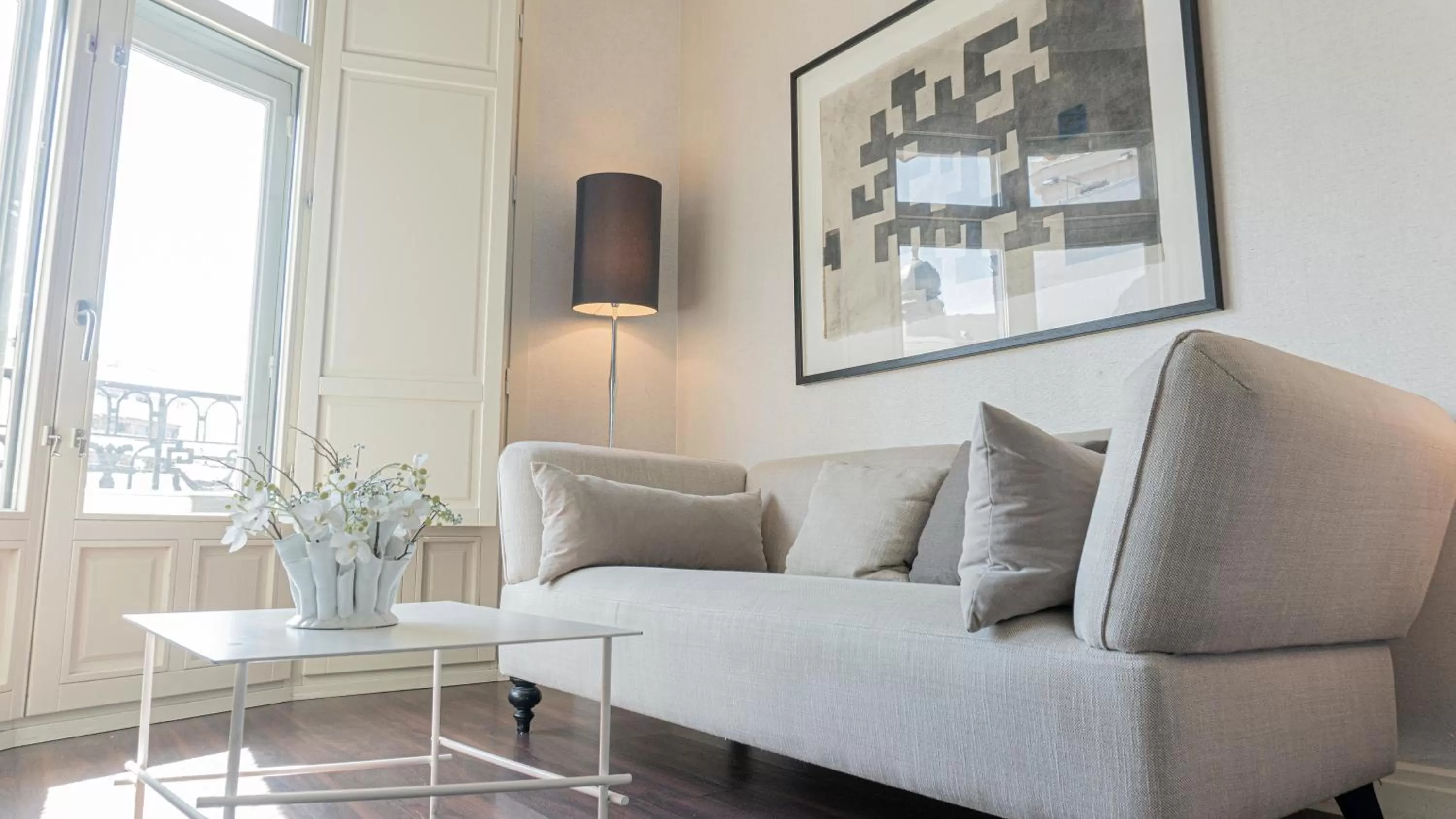 Seating area in Hotel Sardinero Madrid
