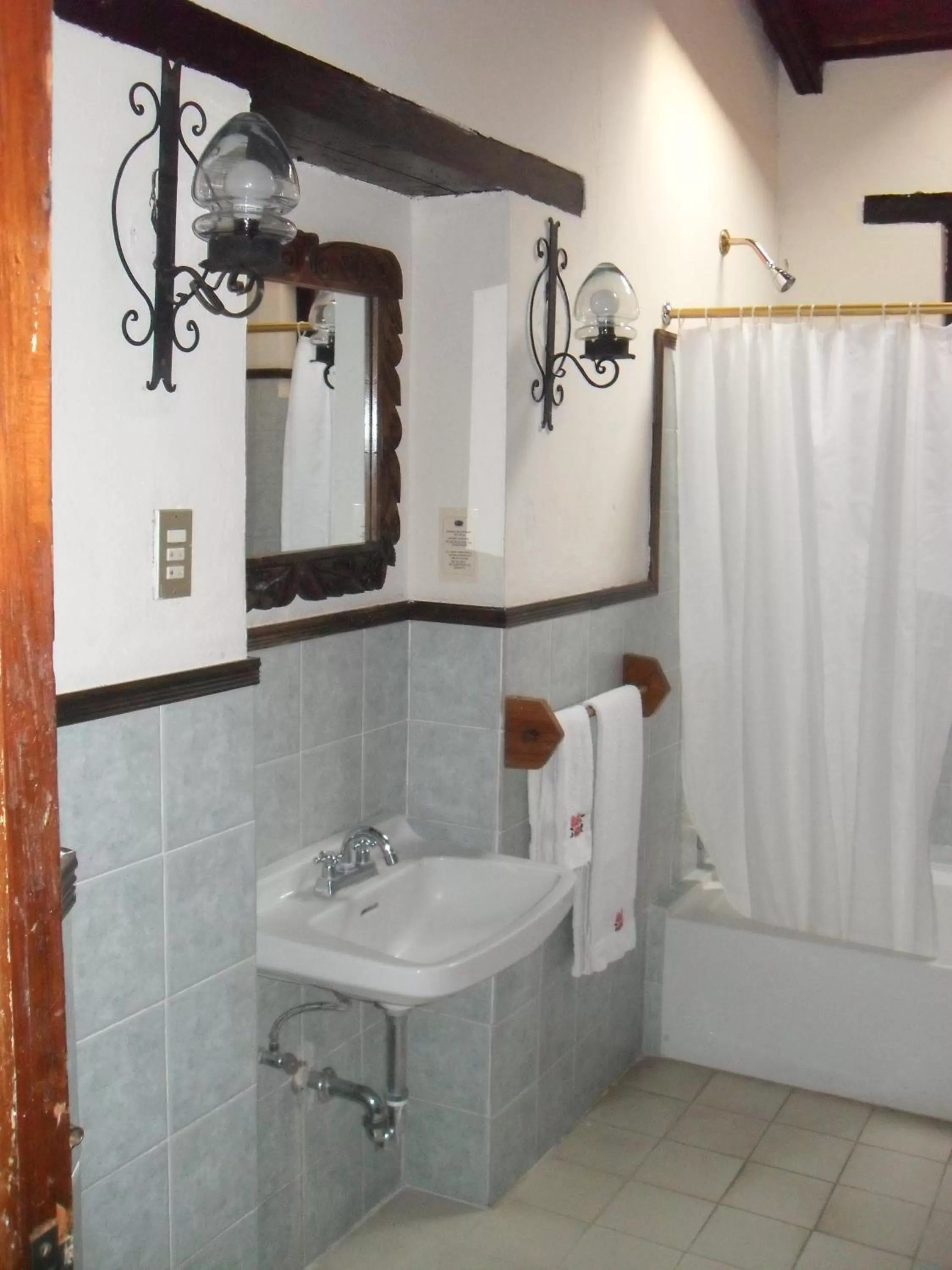 Bathroom in Regis Hotel Spa