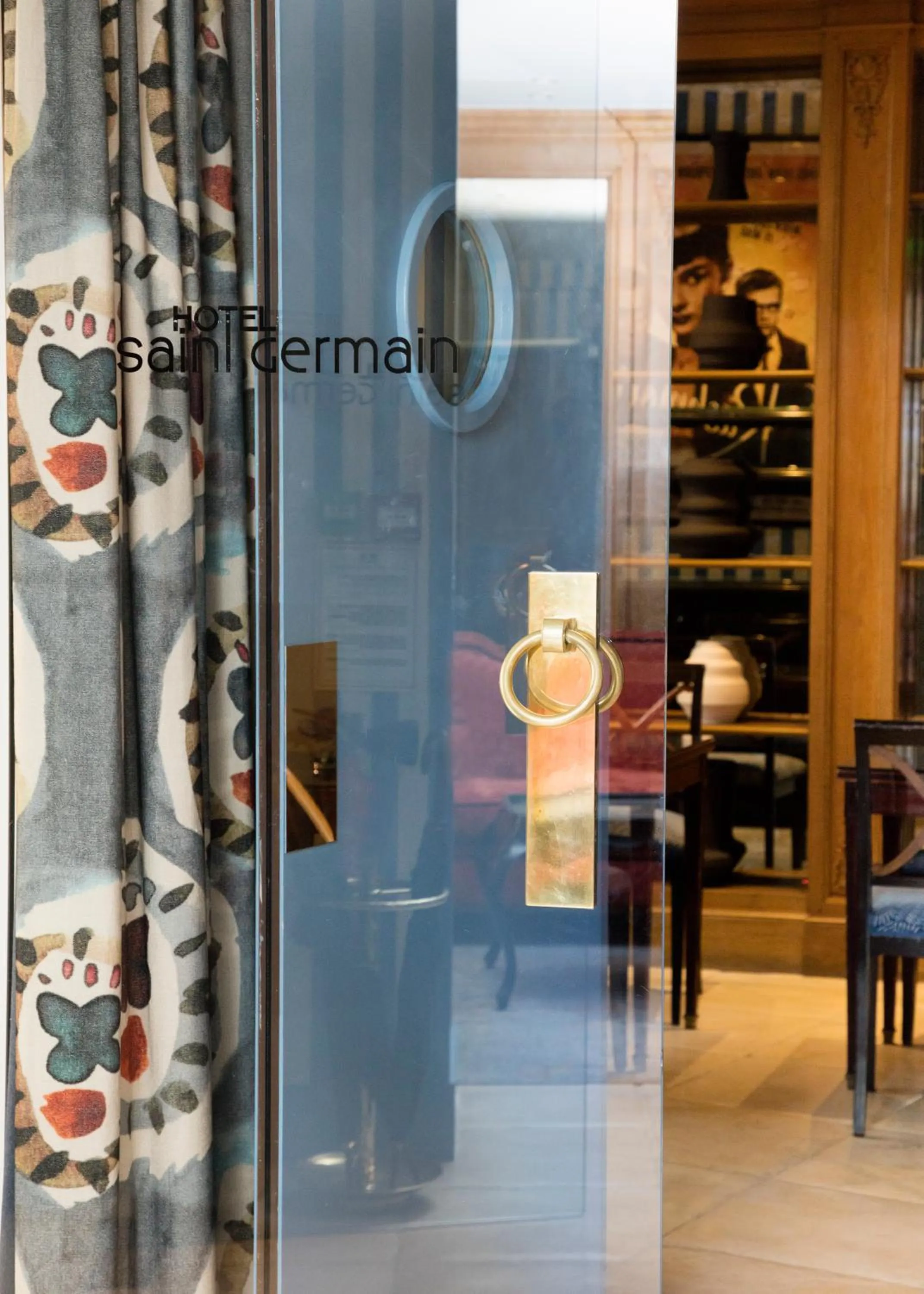Facade/entrance in Hôtel Saint Germain