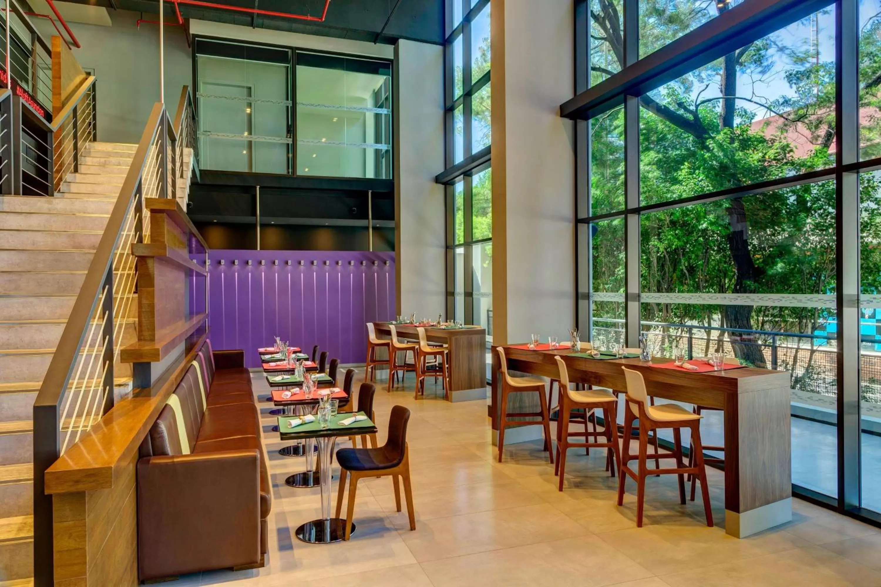 Restaurant/places to eat in Aloft Asuncion