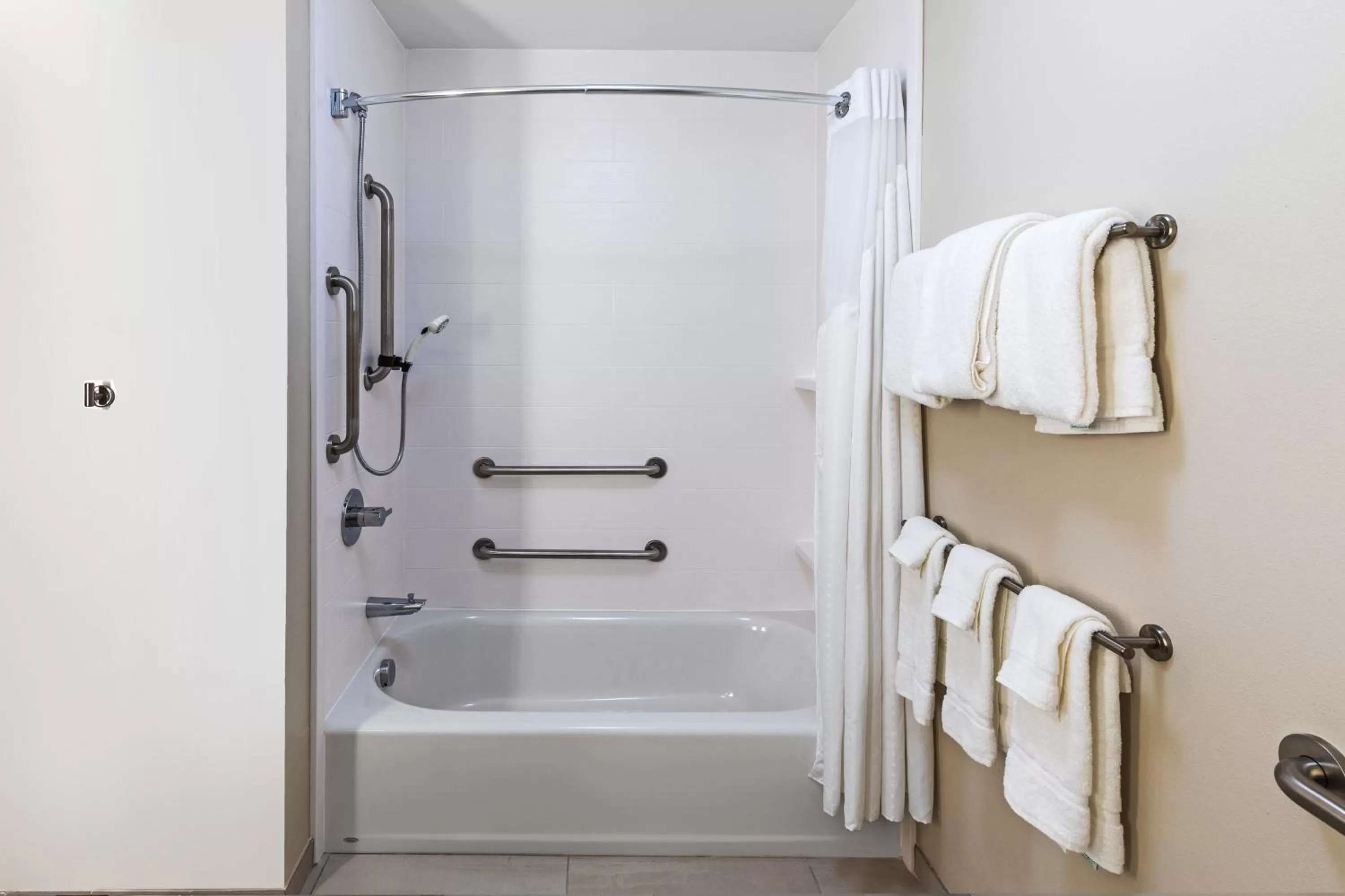 Bathroom in Holiday Inn Express & Suites Purcell by IHG