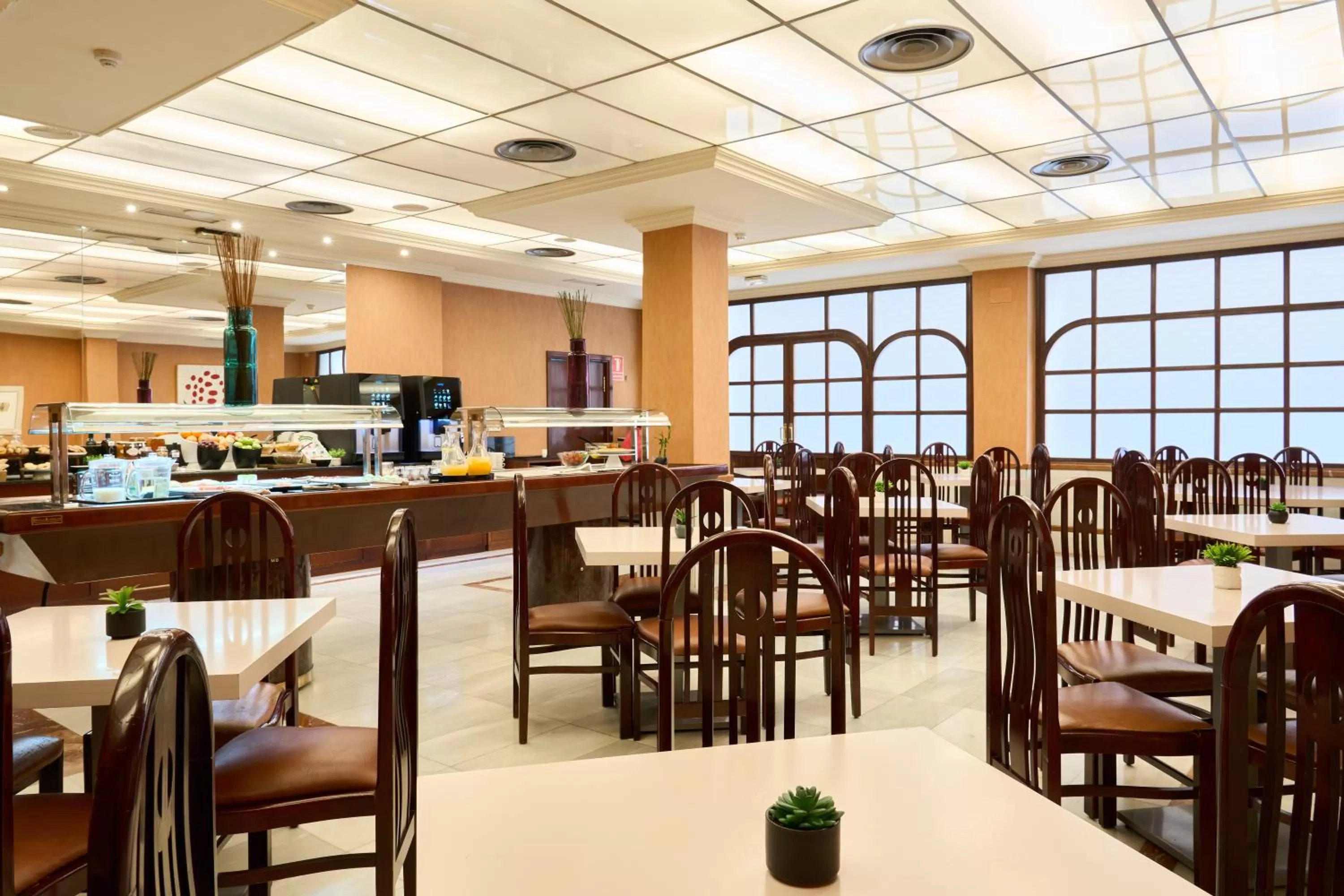 Buffet breakfast in Hotel Macià Cóndor